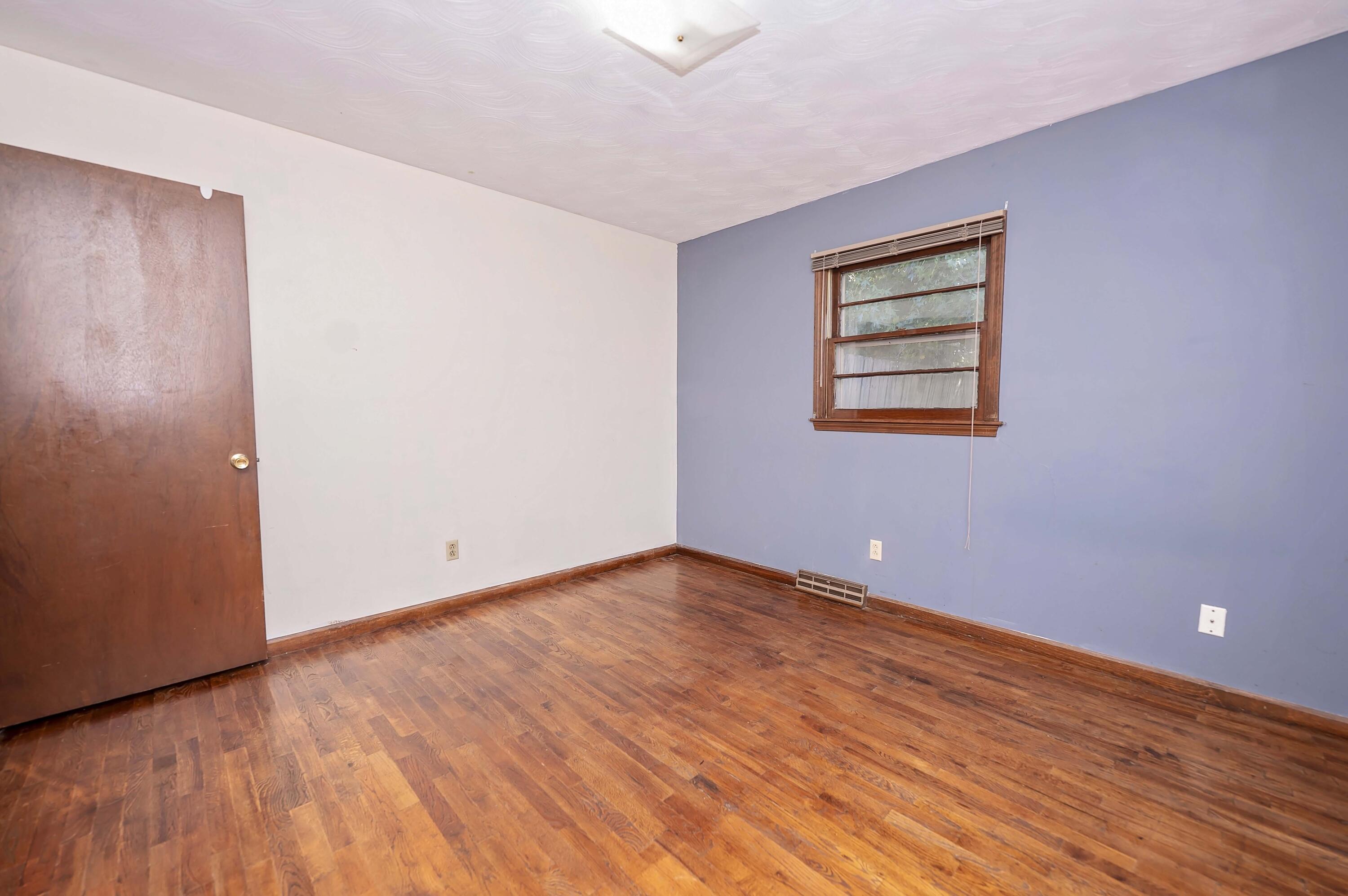 3550 North Rogers Avenue Property Photo 27