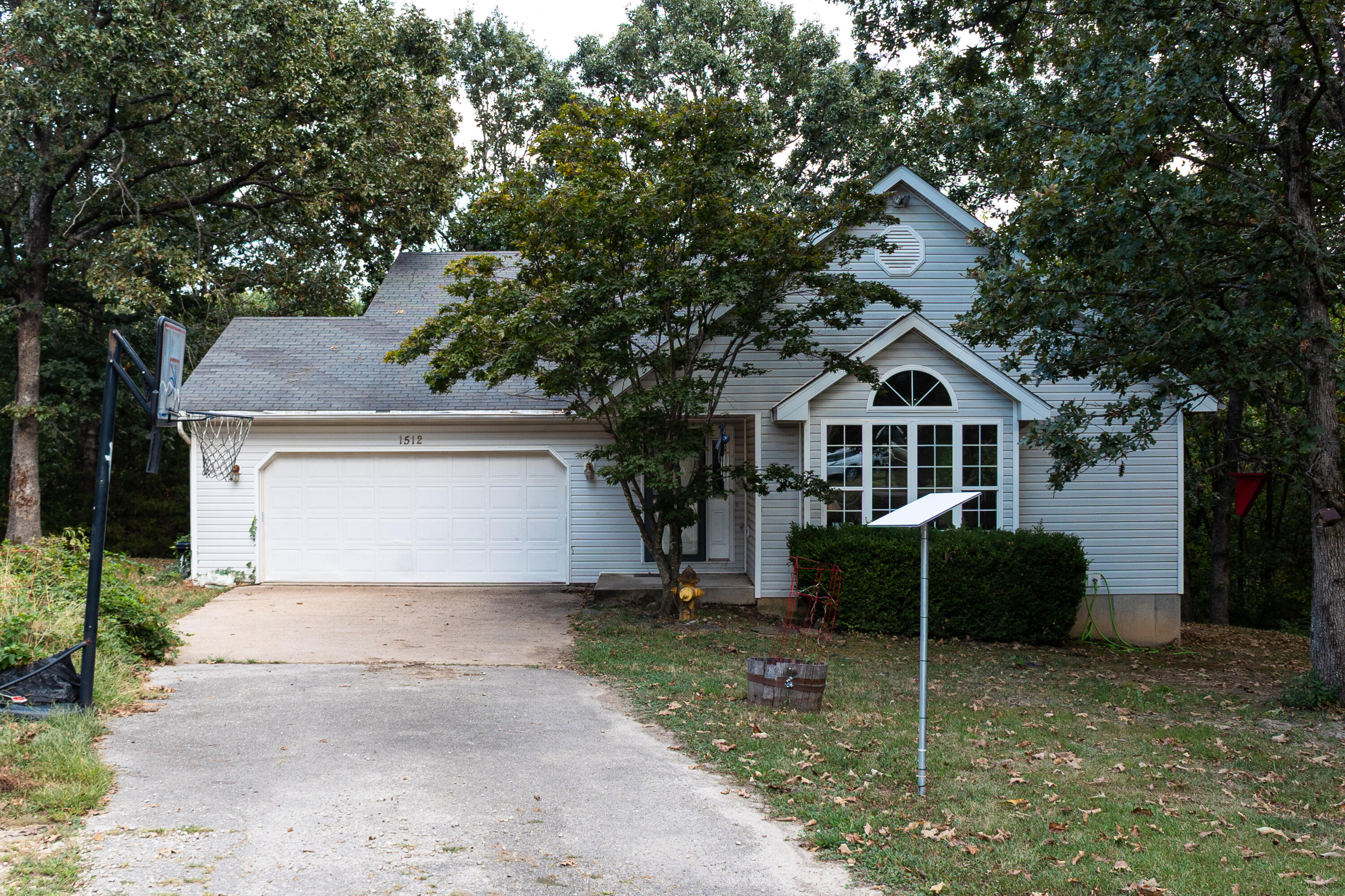 1512 Red Oak Drive Property Photo 1
