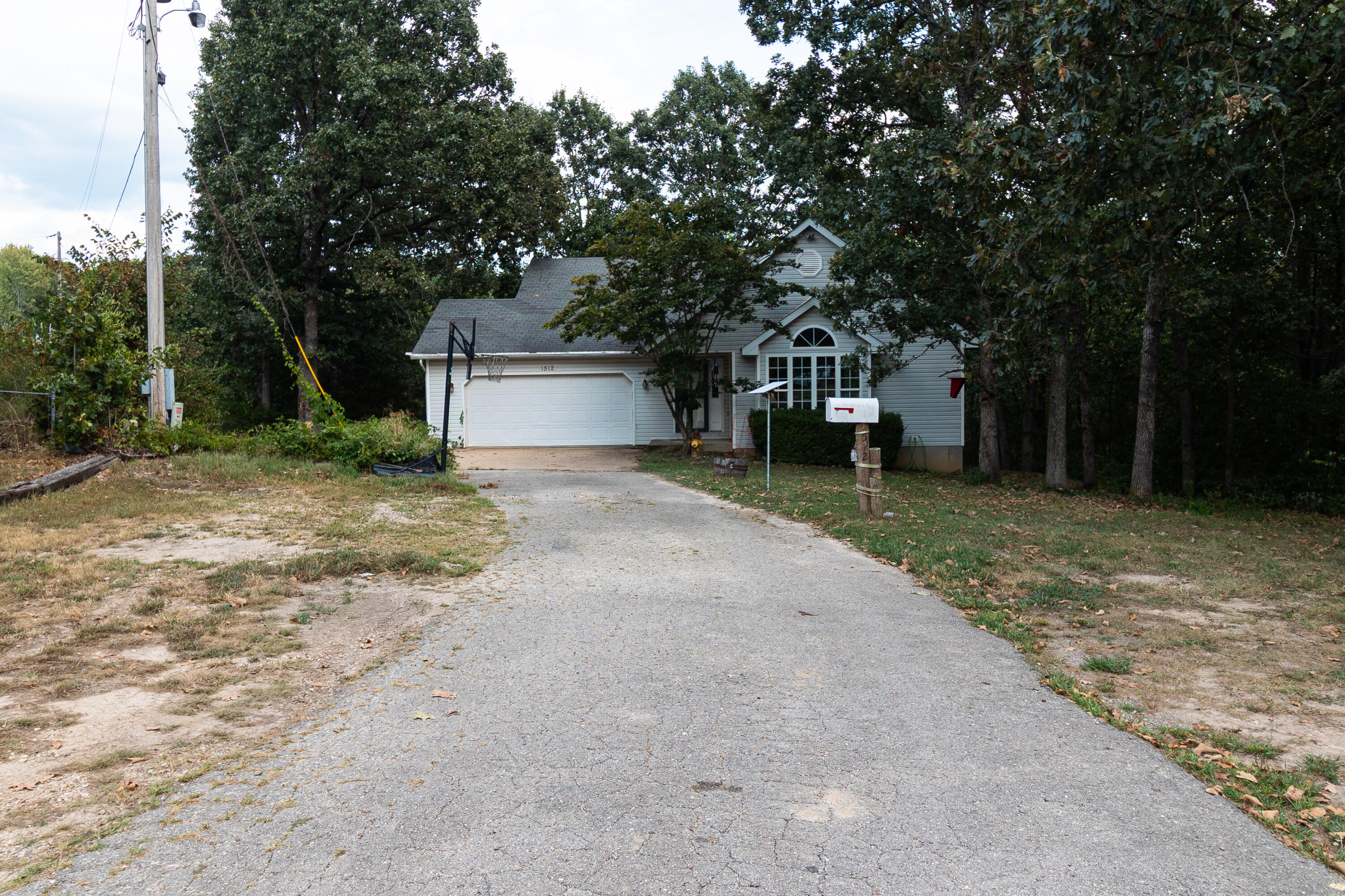 1512 Red Oak Drive Property Photo 4