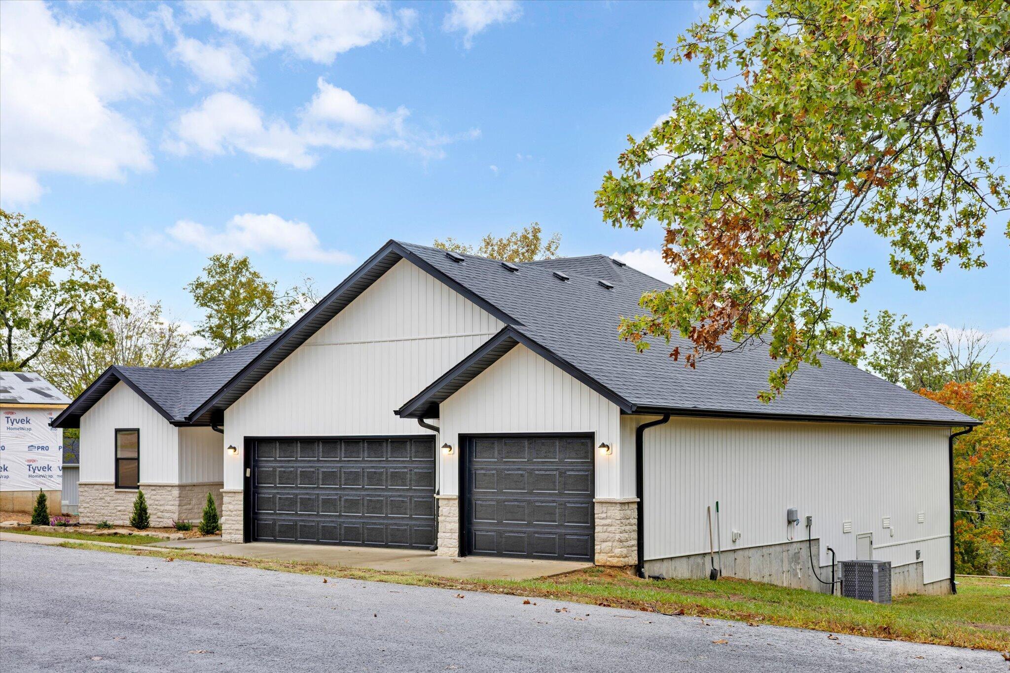 123 Pinewood Drive Property Photo 2