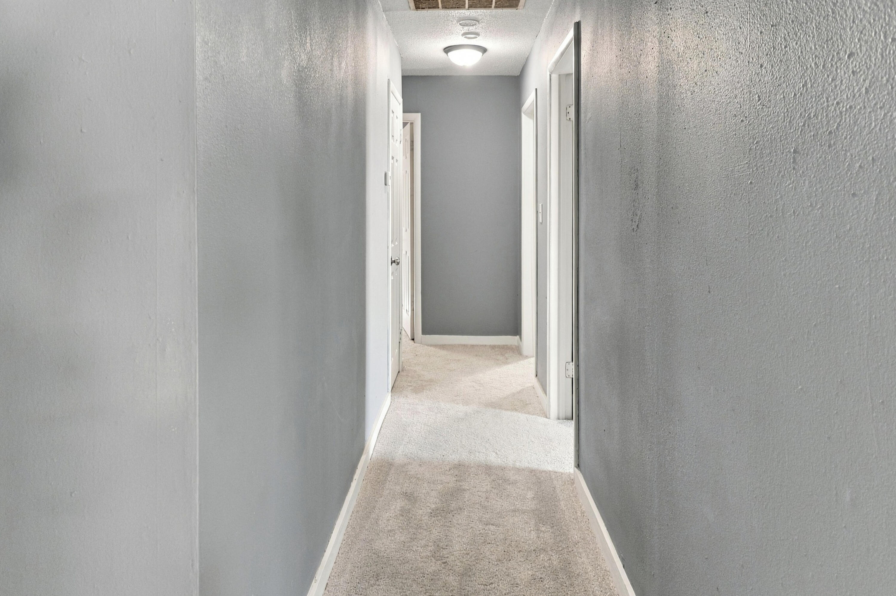1207 North Warren Avenue Property Photo 10