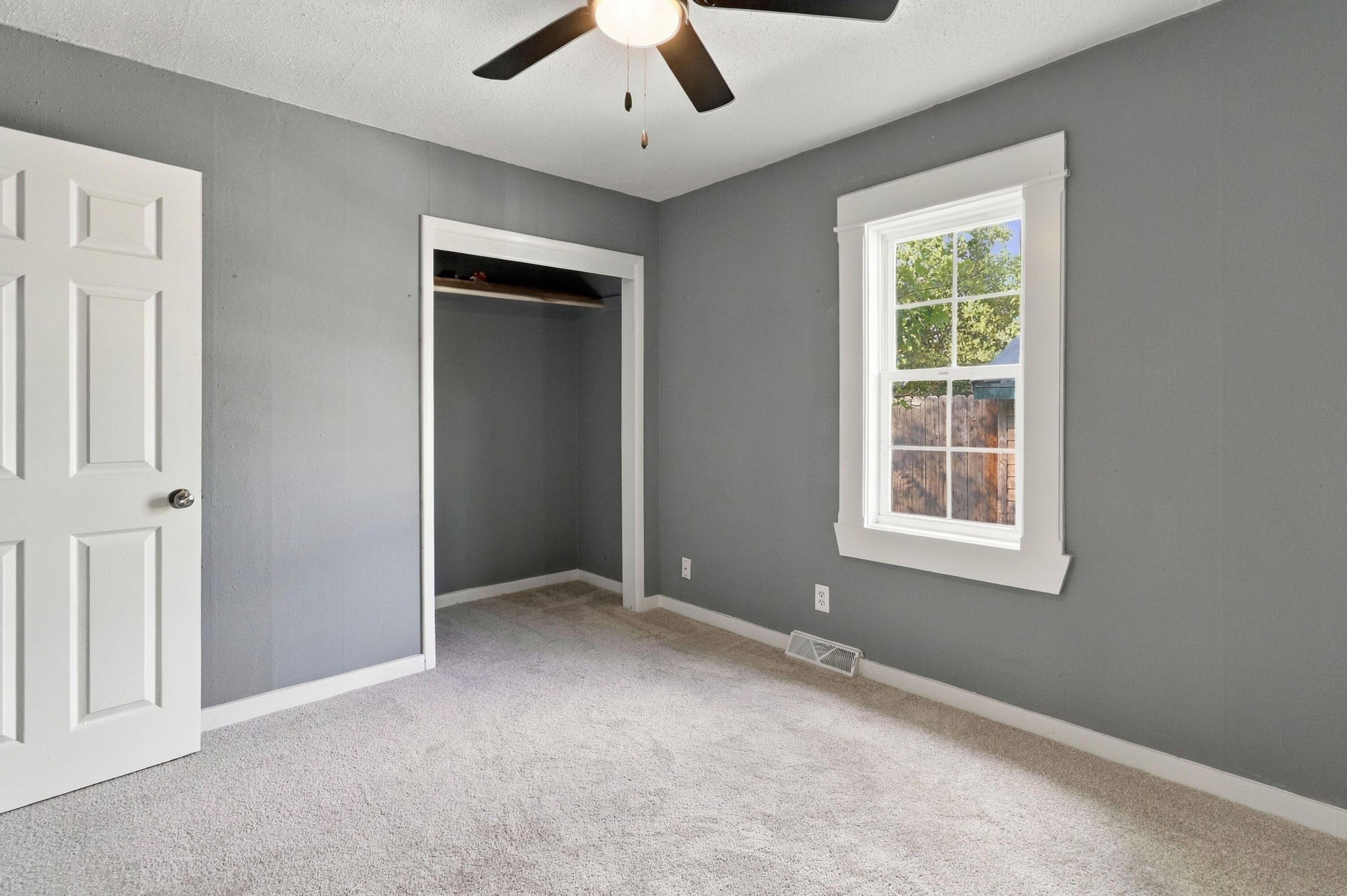 1207 North Warren Avenue Property Photo 11