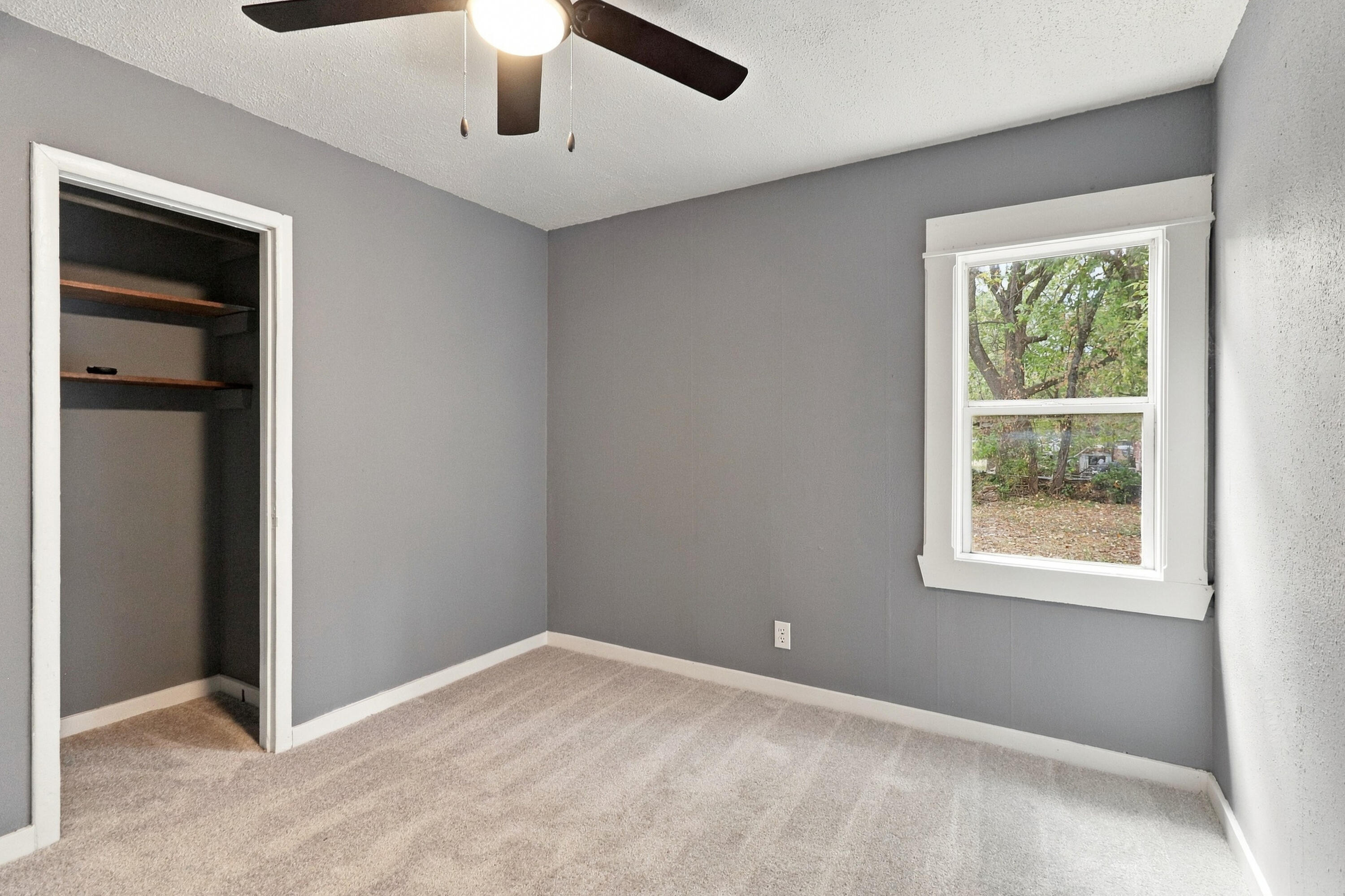 1207 North Warren Avenue Property Photo 12