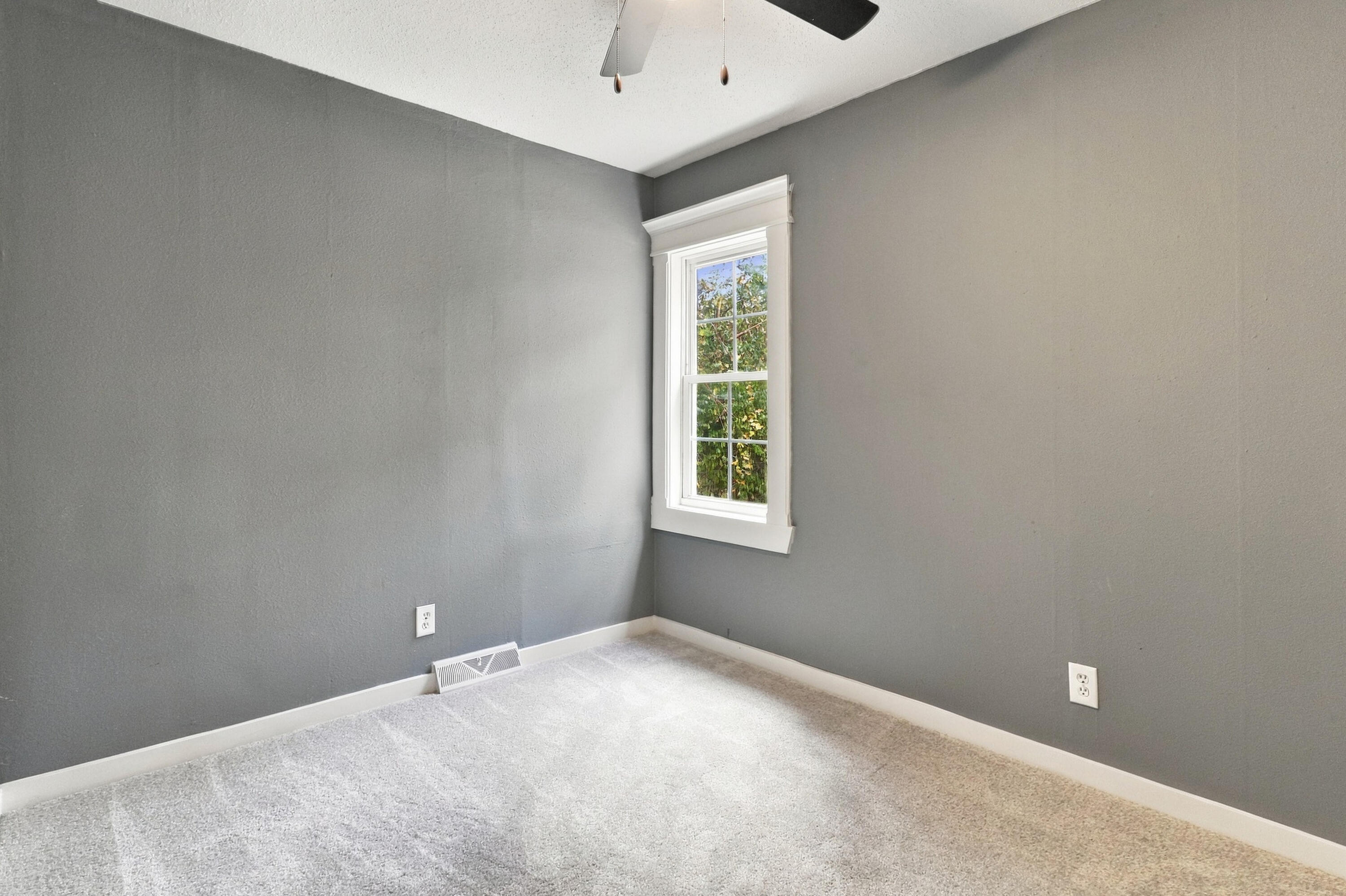 1207 North Warren Avenue Property Photo 13