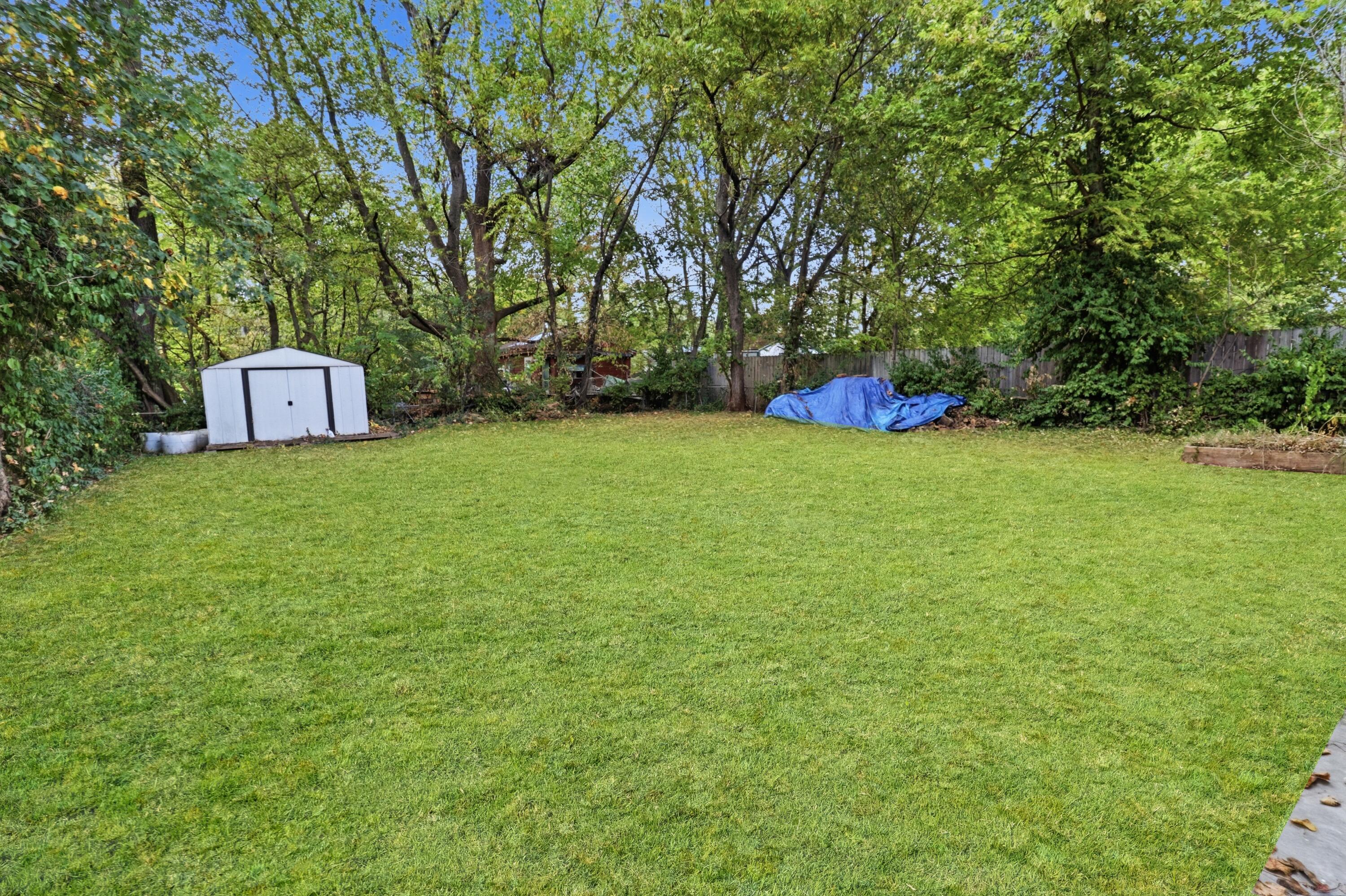 1207 North Warren Avenue Property Photo 18