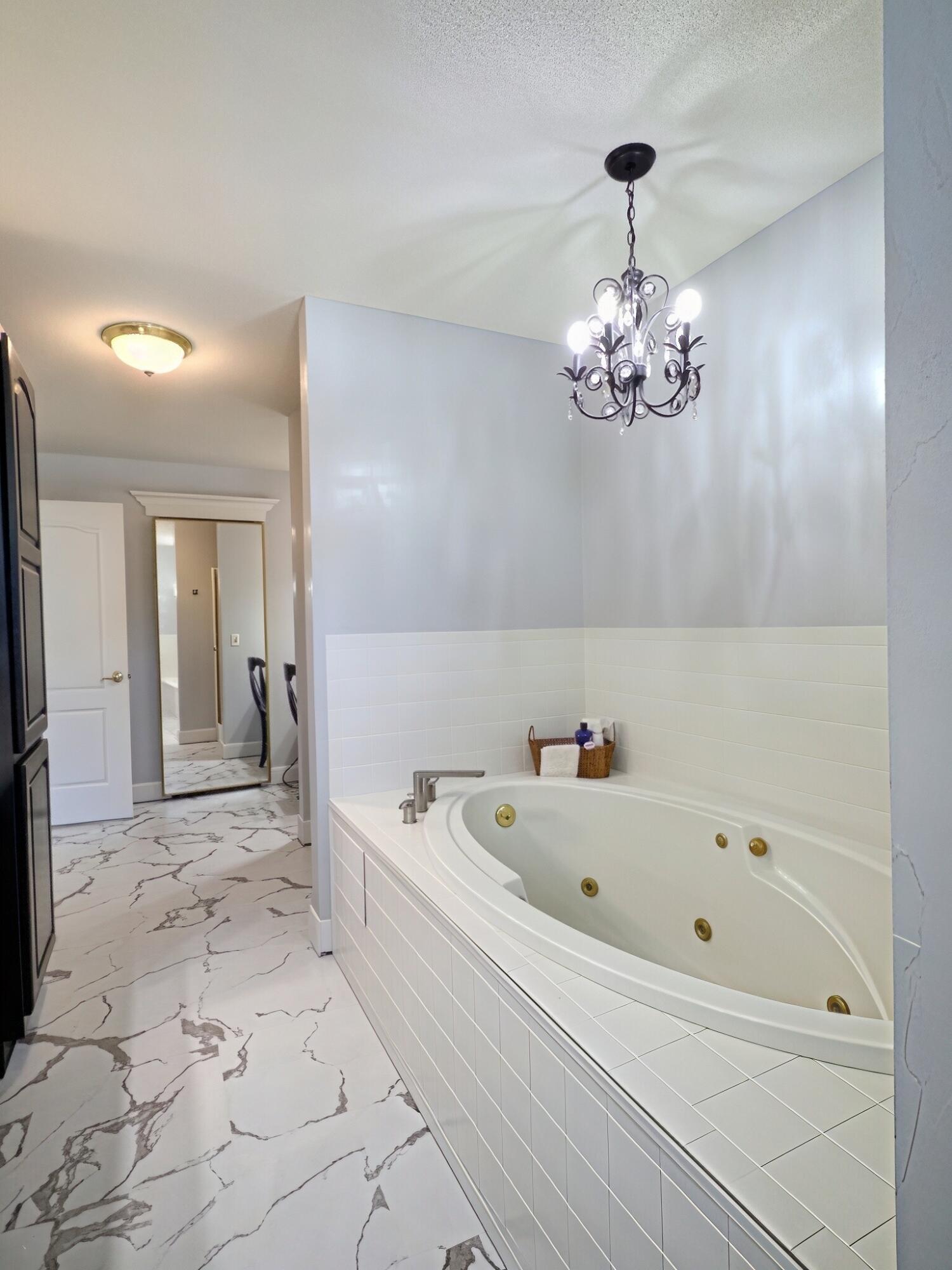 1112 Oakcrest Lane Property Photo 21