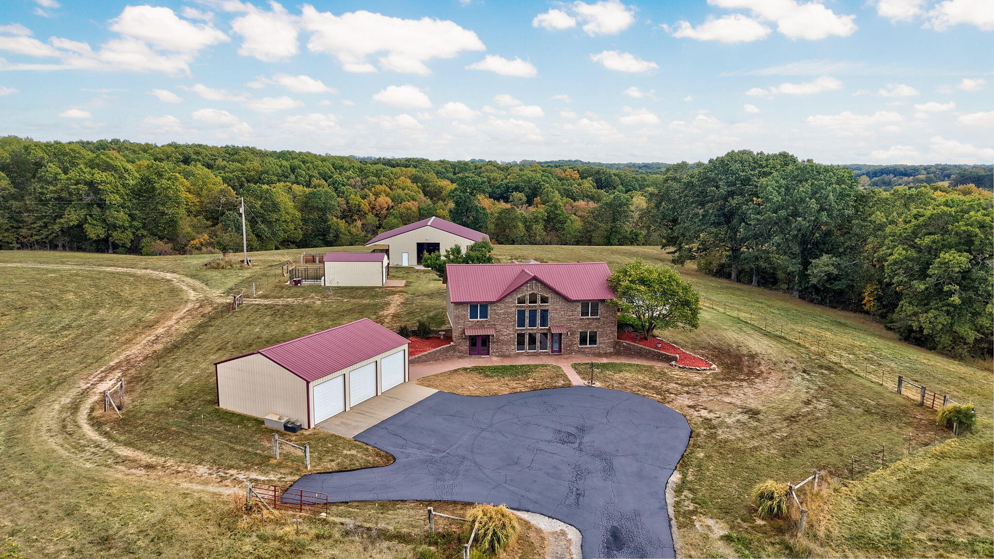9064 State Highway V Property Photo 1
