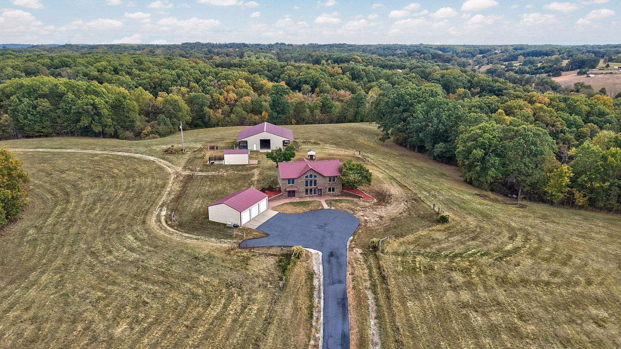 9064 State Highway V Property Photo 3