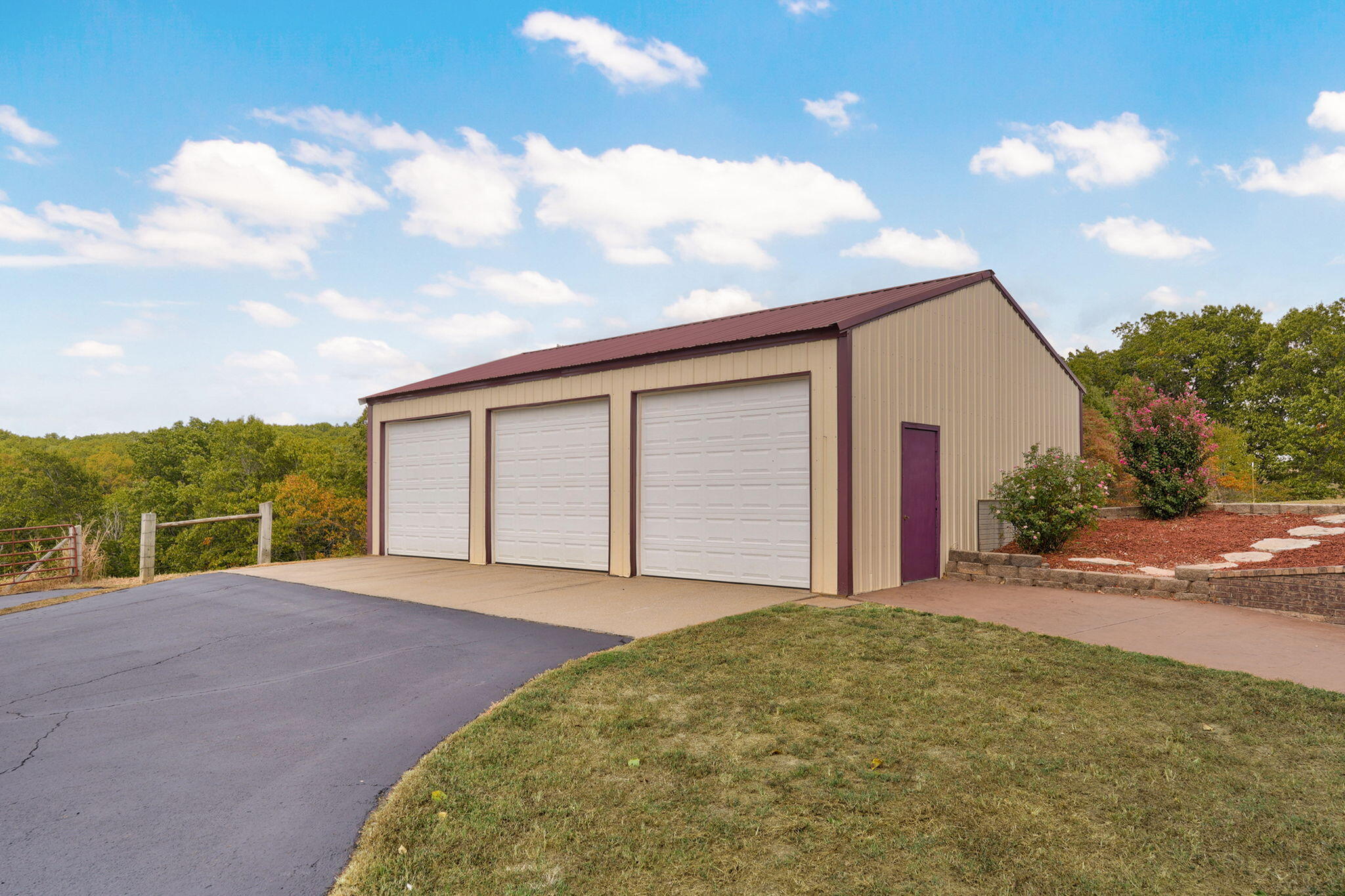 9064 State Highway V Property Photo 14