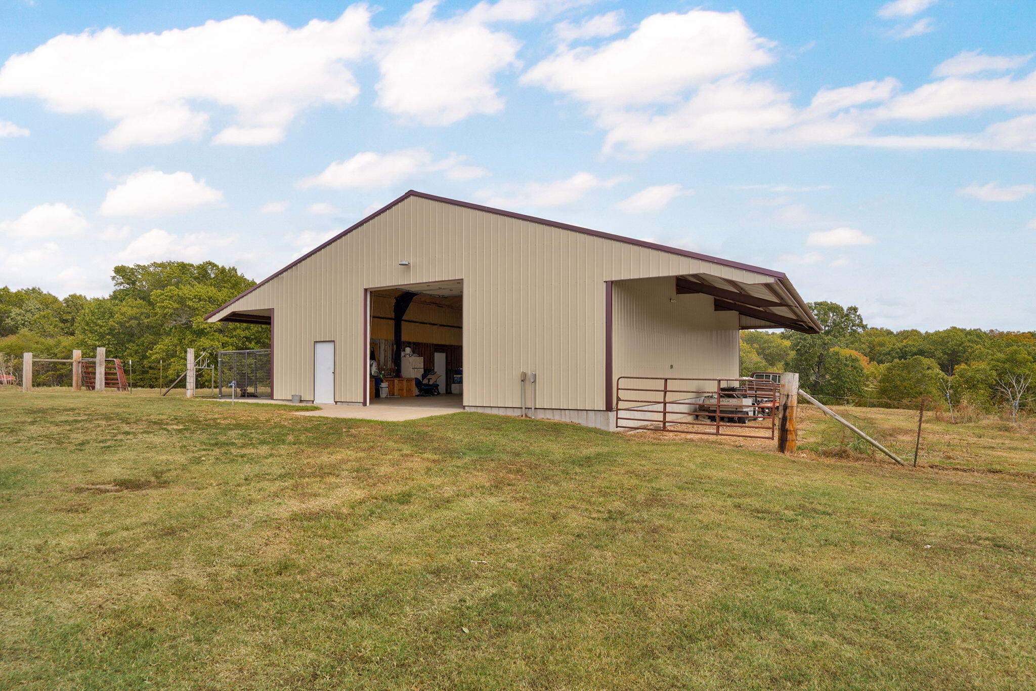 9064 State Highway V Property Photo 20