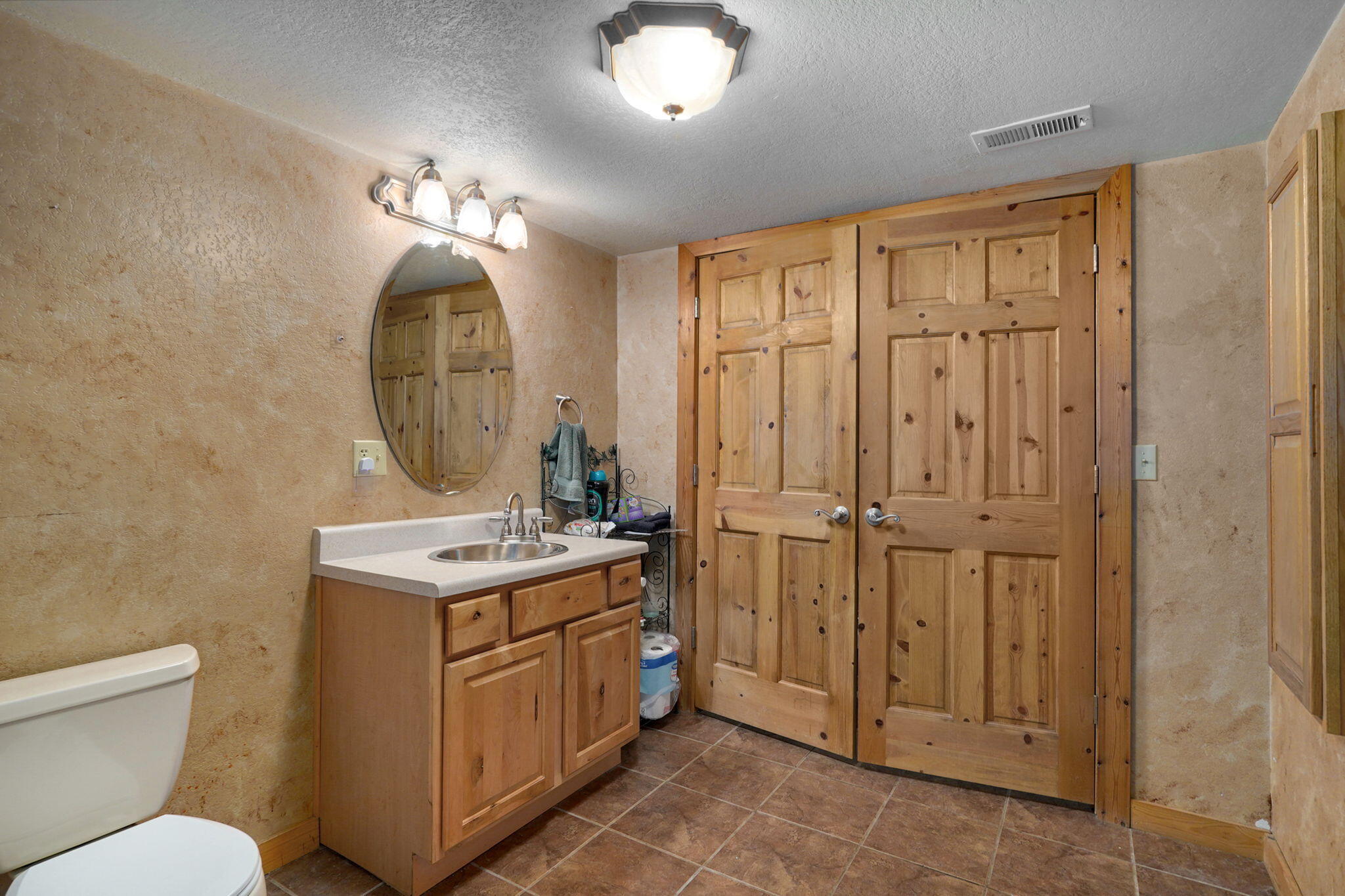 9064 State Highway V Property Photo 44