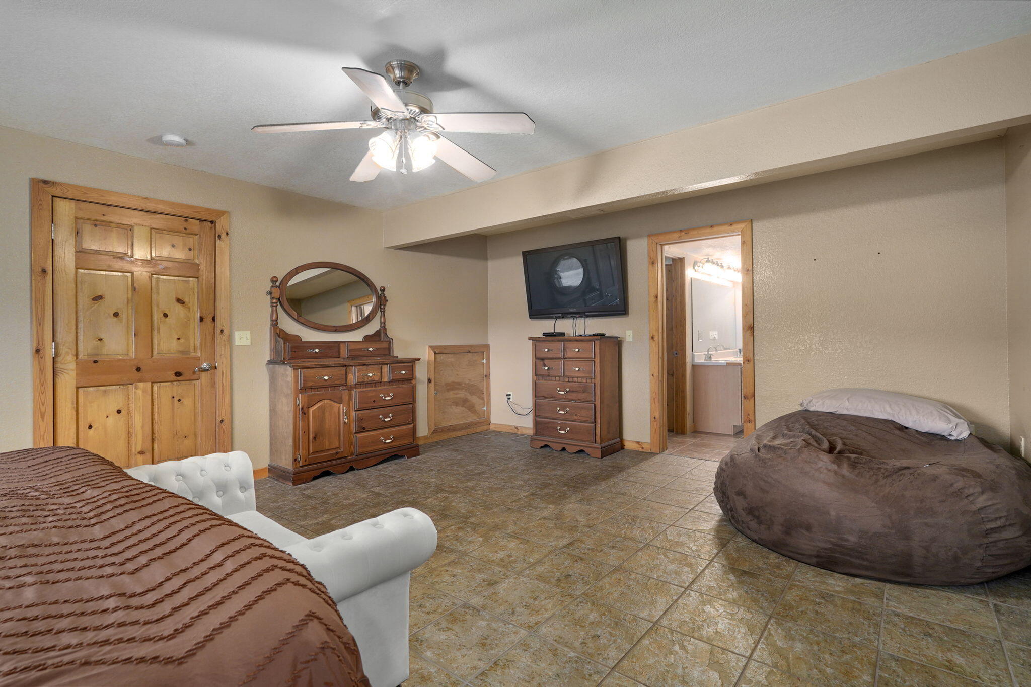 9064 State Highway V Property Photo 48