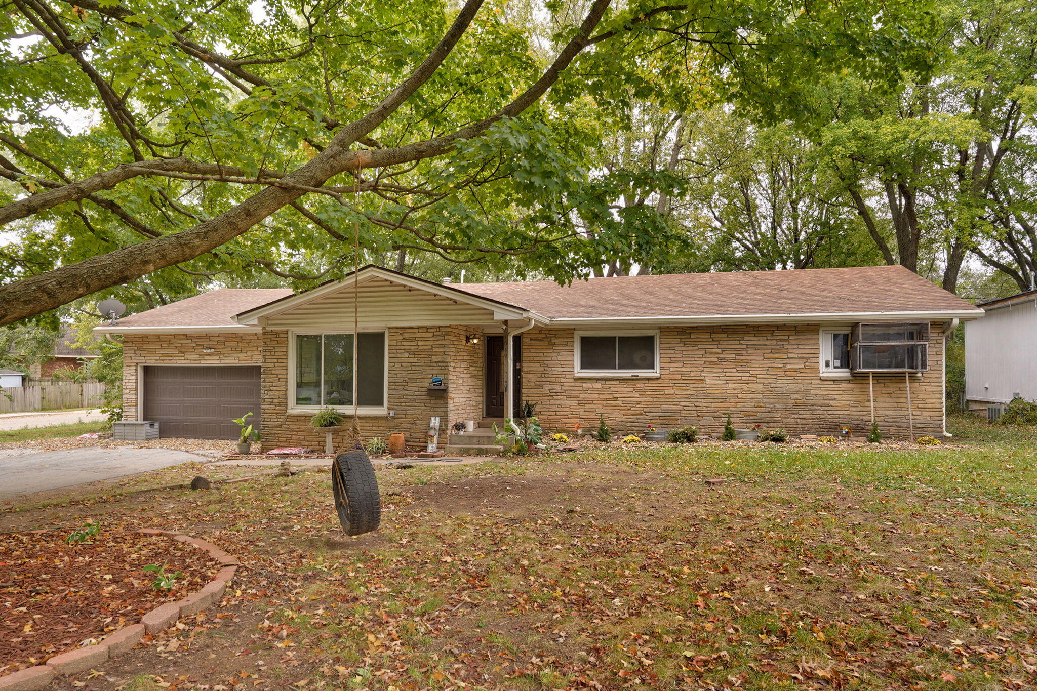 1619 South Estate Avenue Property Photo 1