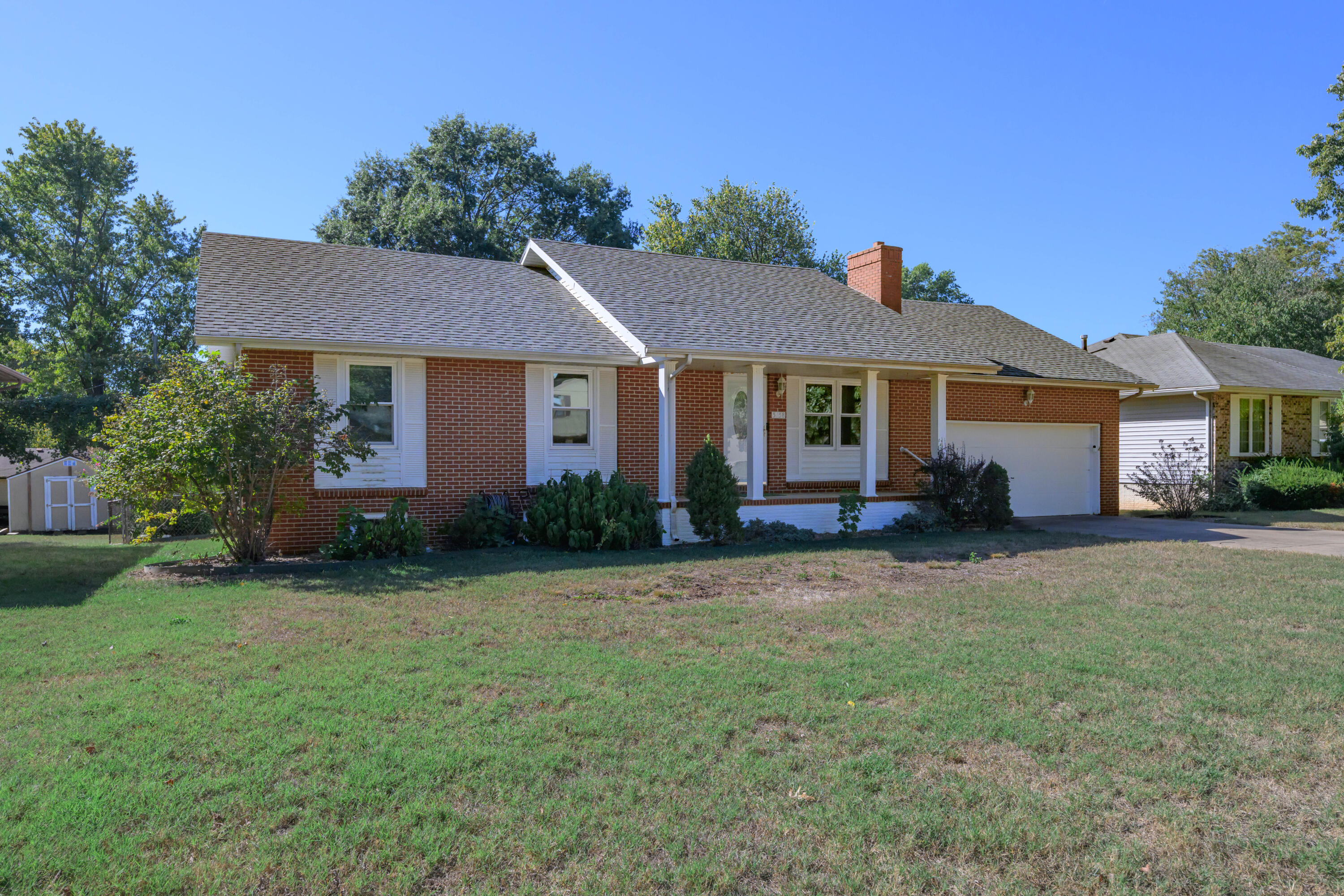 3158 West Broadmoor Street Property Photo 1