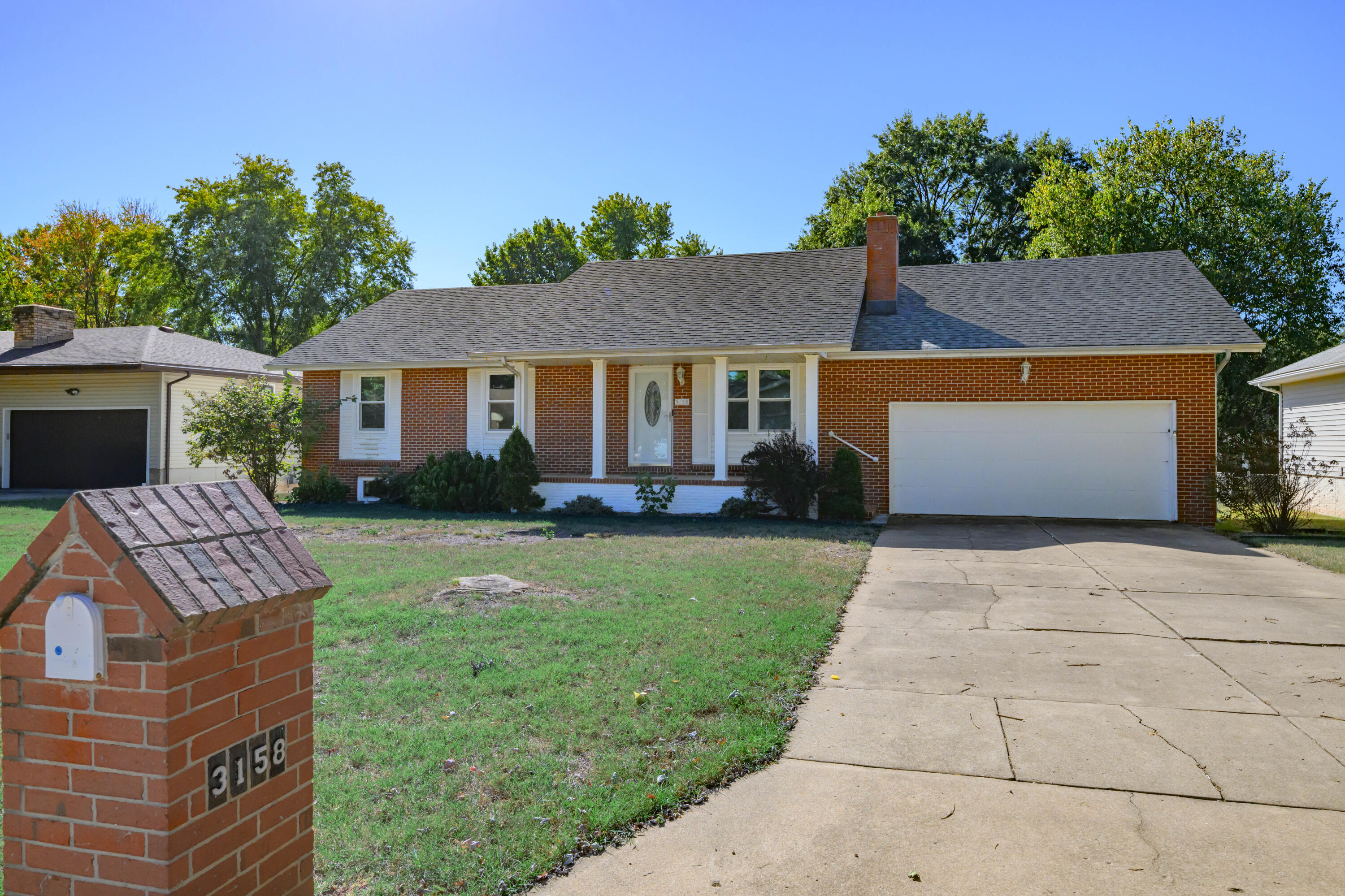 3158 West Broadmoor Street Property Photo 3