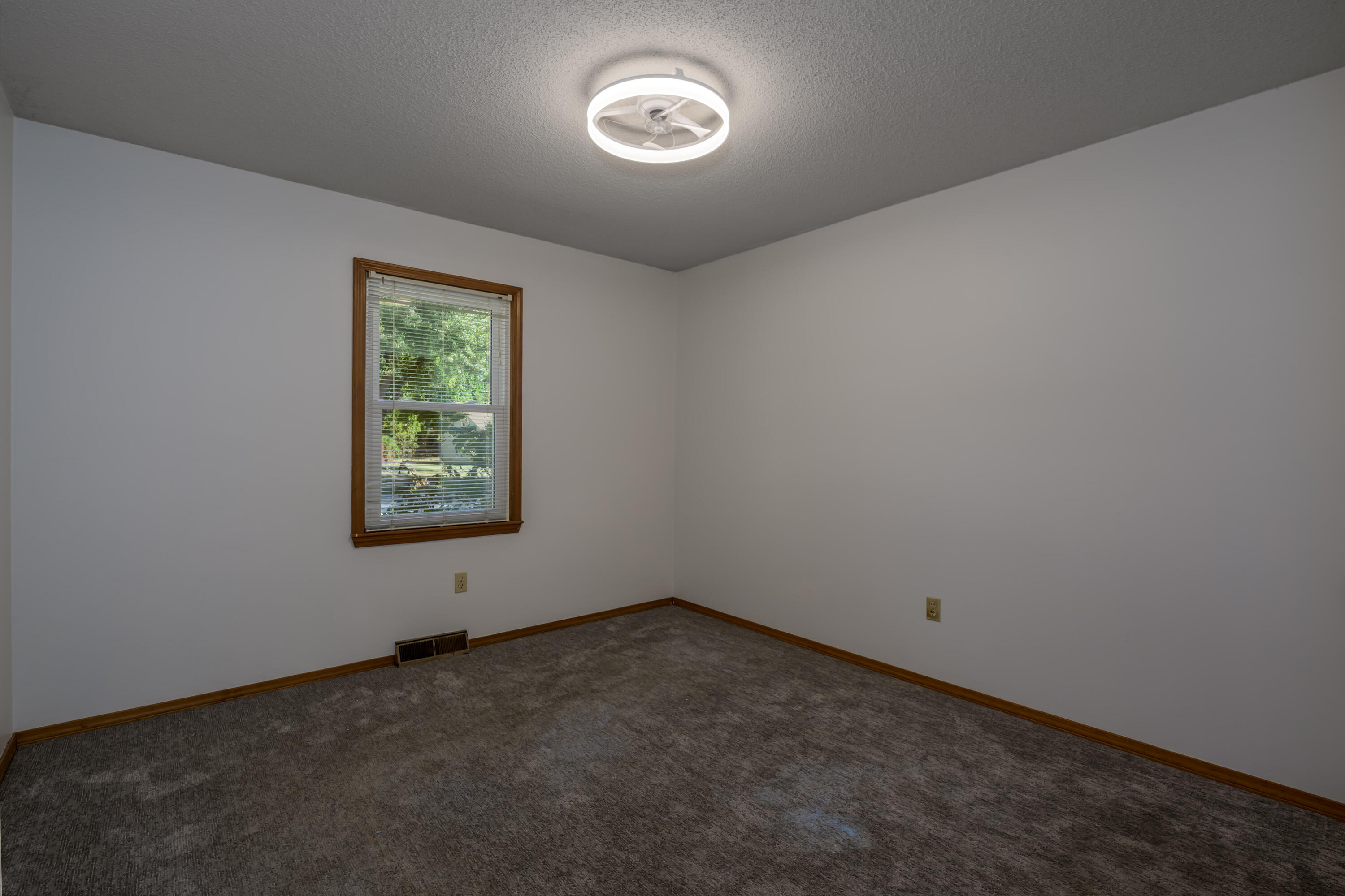 3158 West Broadmoor Street Property Photo 20
