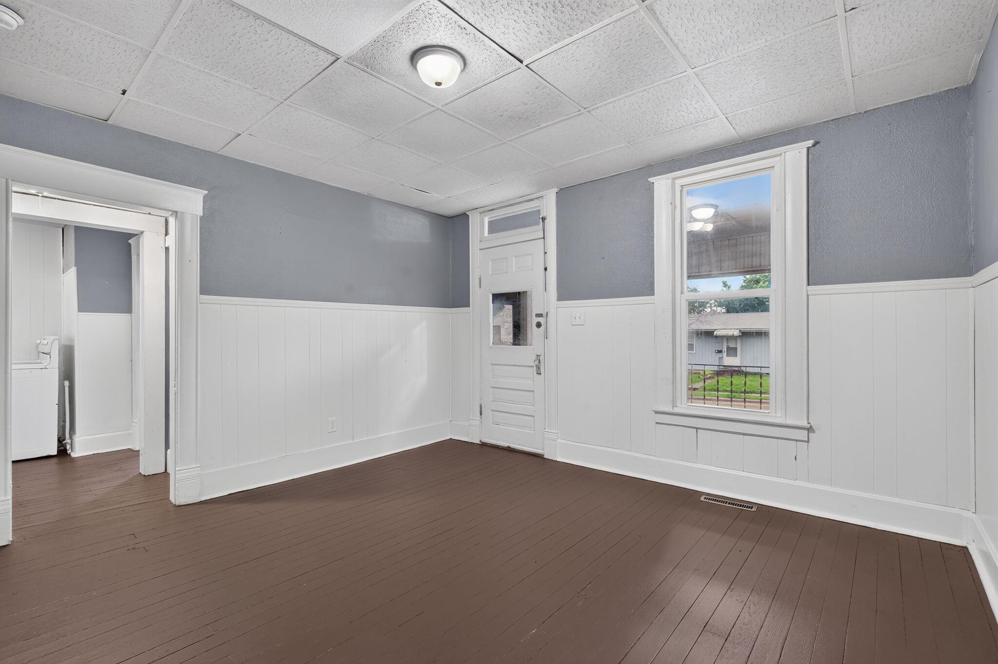 413 - 405 West Nichols Street Property Photo 5