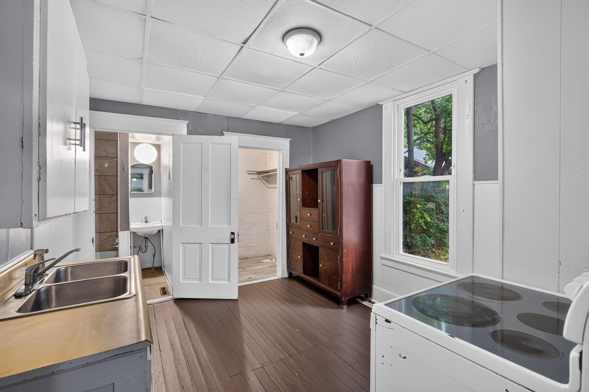 413 - 405 West Nichols Street Property Photo 6