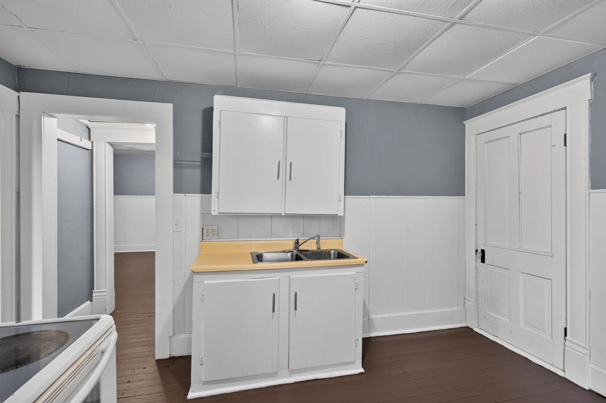 413 - 405 West Nichols Street Property Photo 8