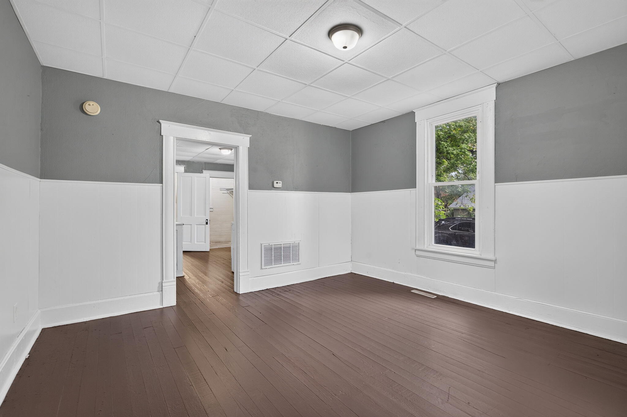 413 - 405 West Nichols Street Property Photo 12