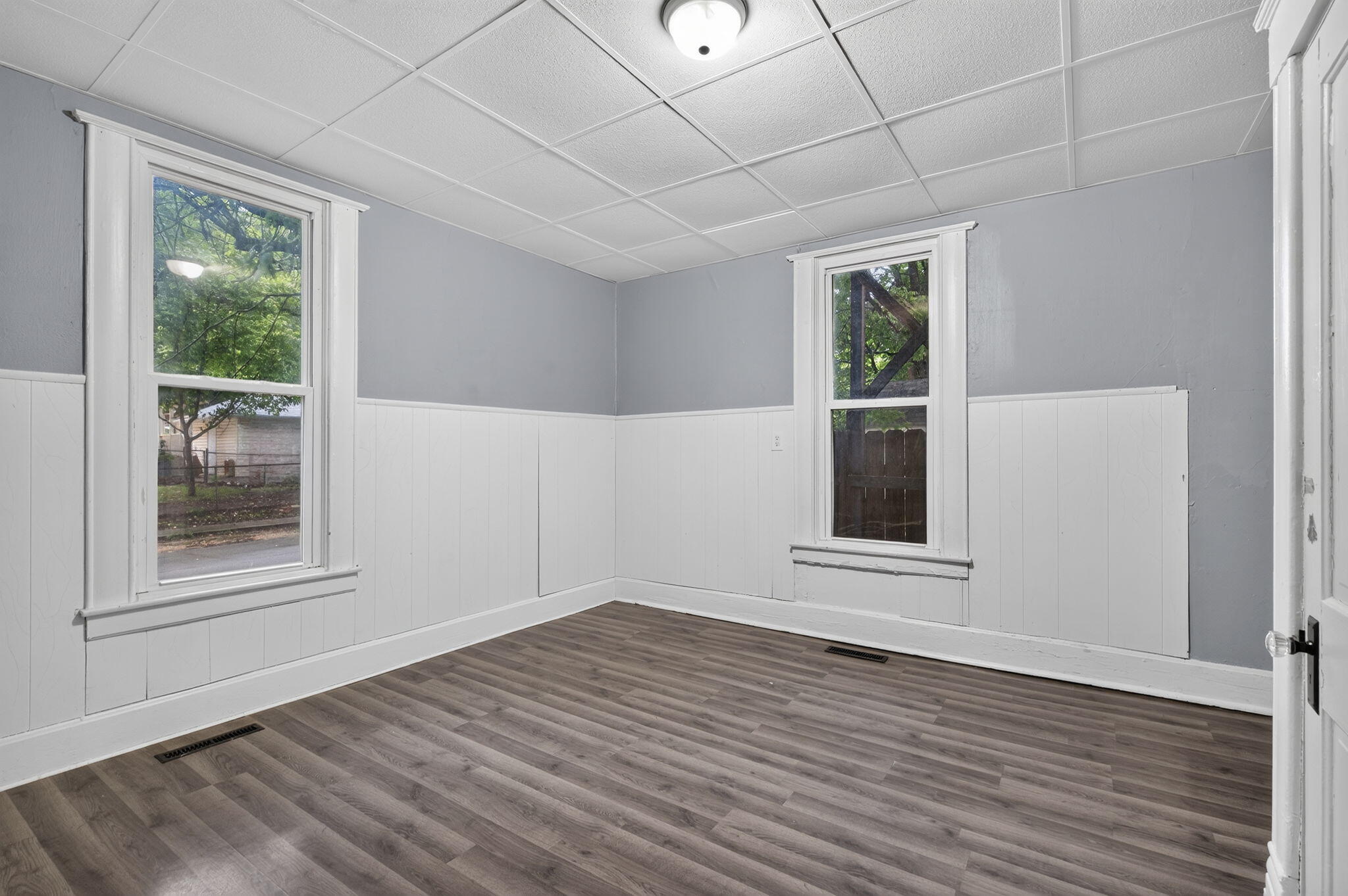 413 - 405 West Nichols Street Property Photo 15
