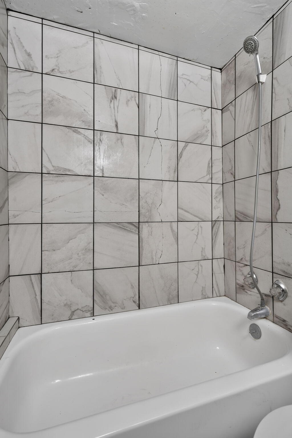 413 - 405 West Nichols Street Property Photo 17