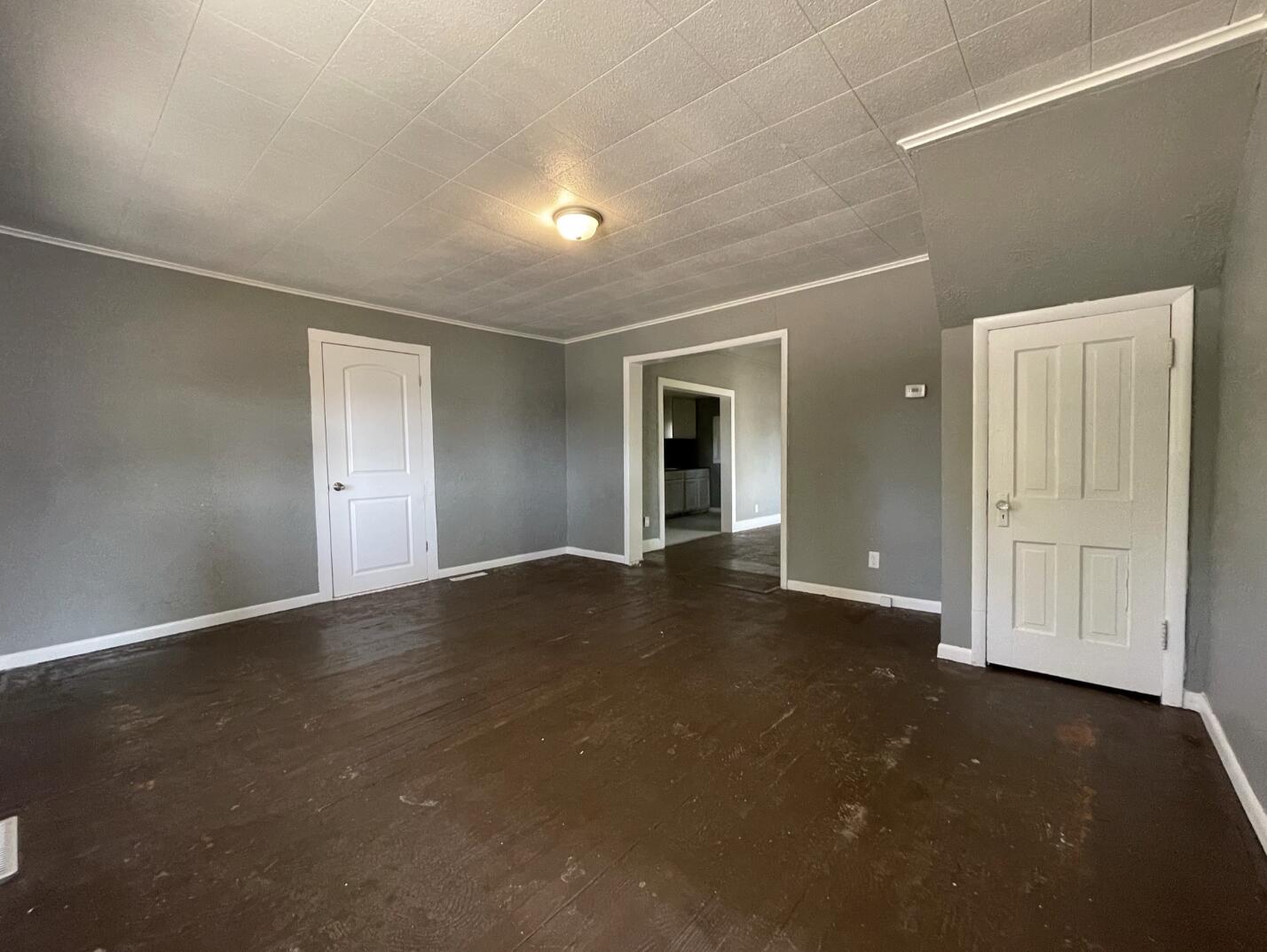 413 - 405 West Nichols Street Property Photo 22