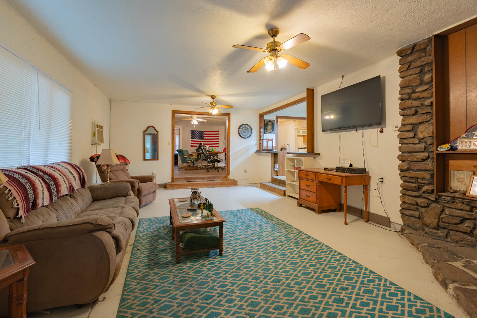 601 Washburn Street Property Photo 7