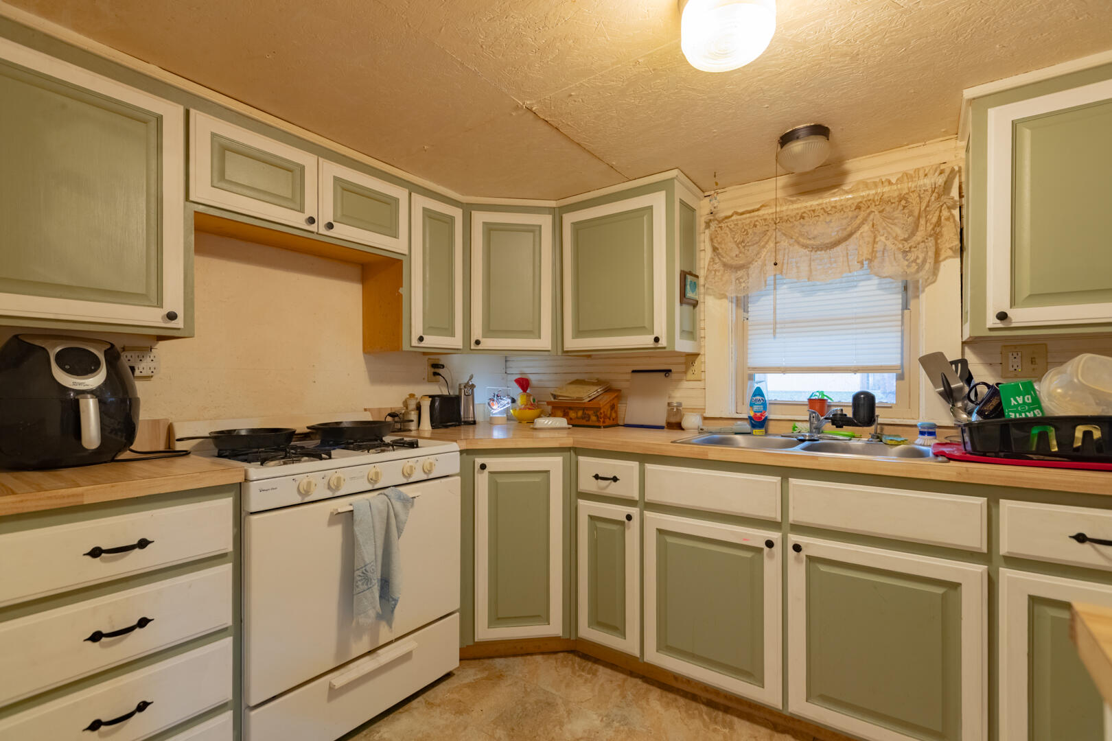 601 Washburn Street Property Photo 9