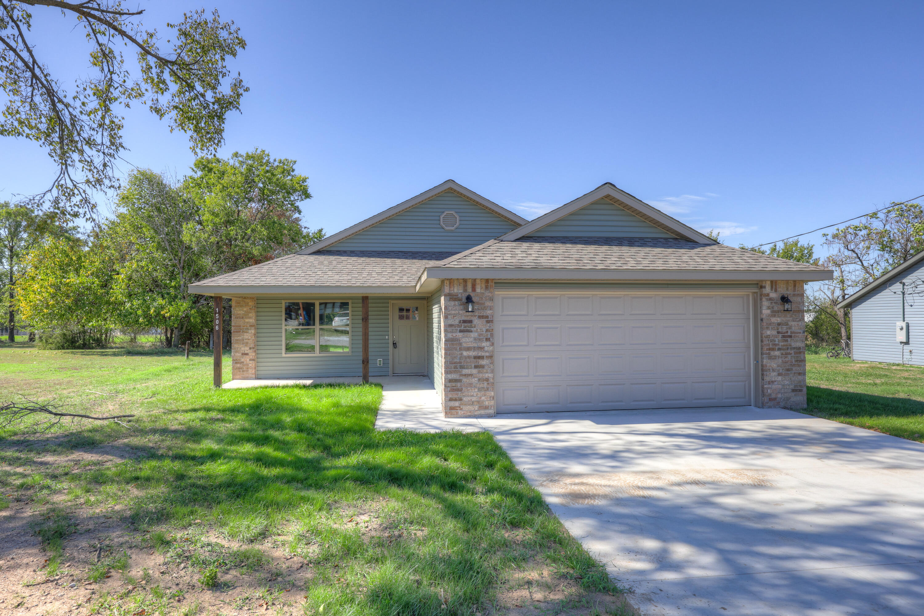 1506 Lincoln Drive Property Photo 1
