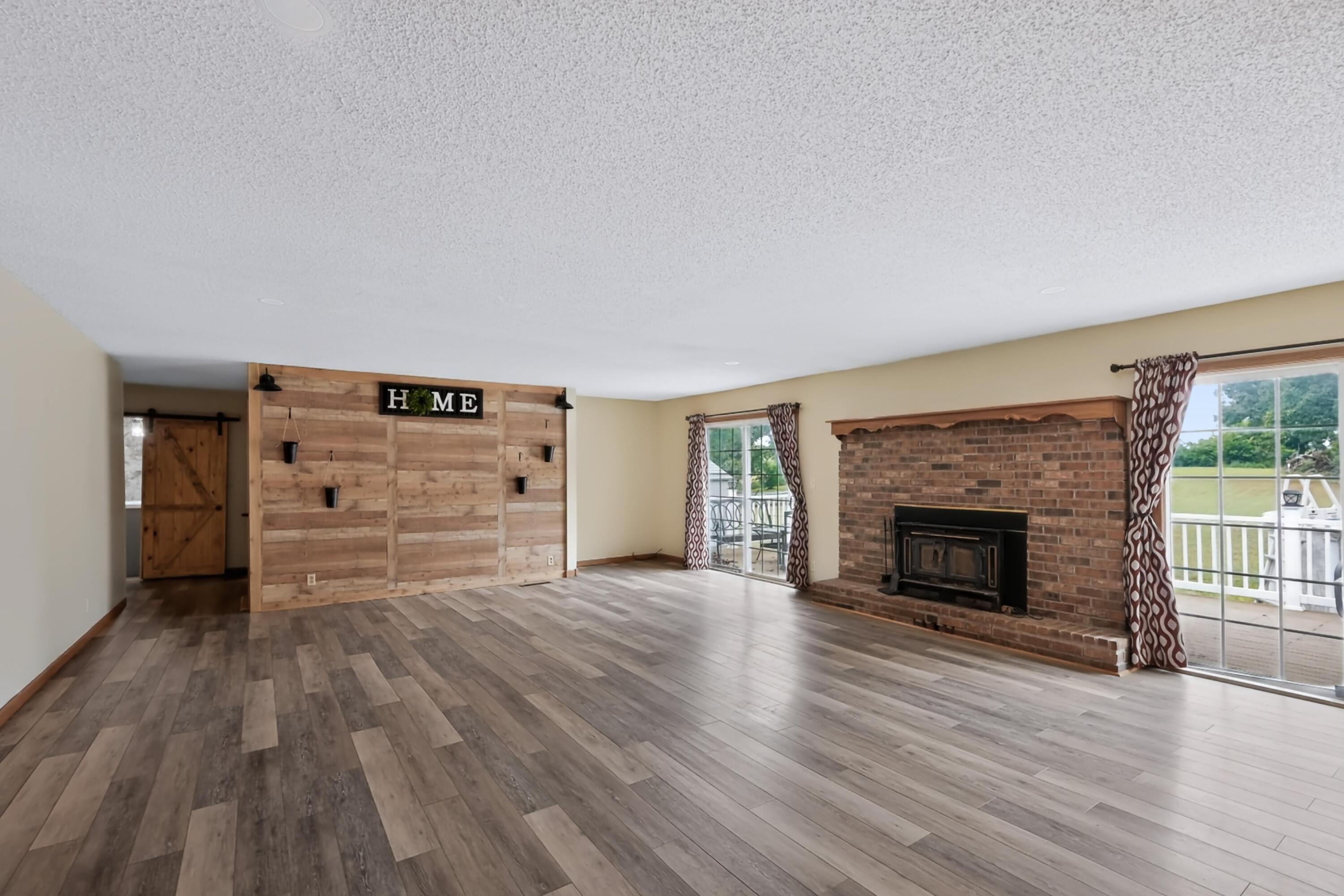 12626 Highway K Property Photo 3