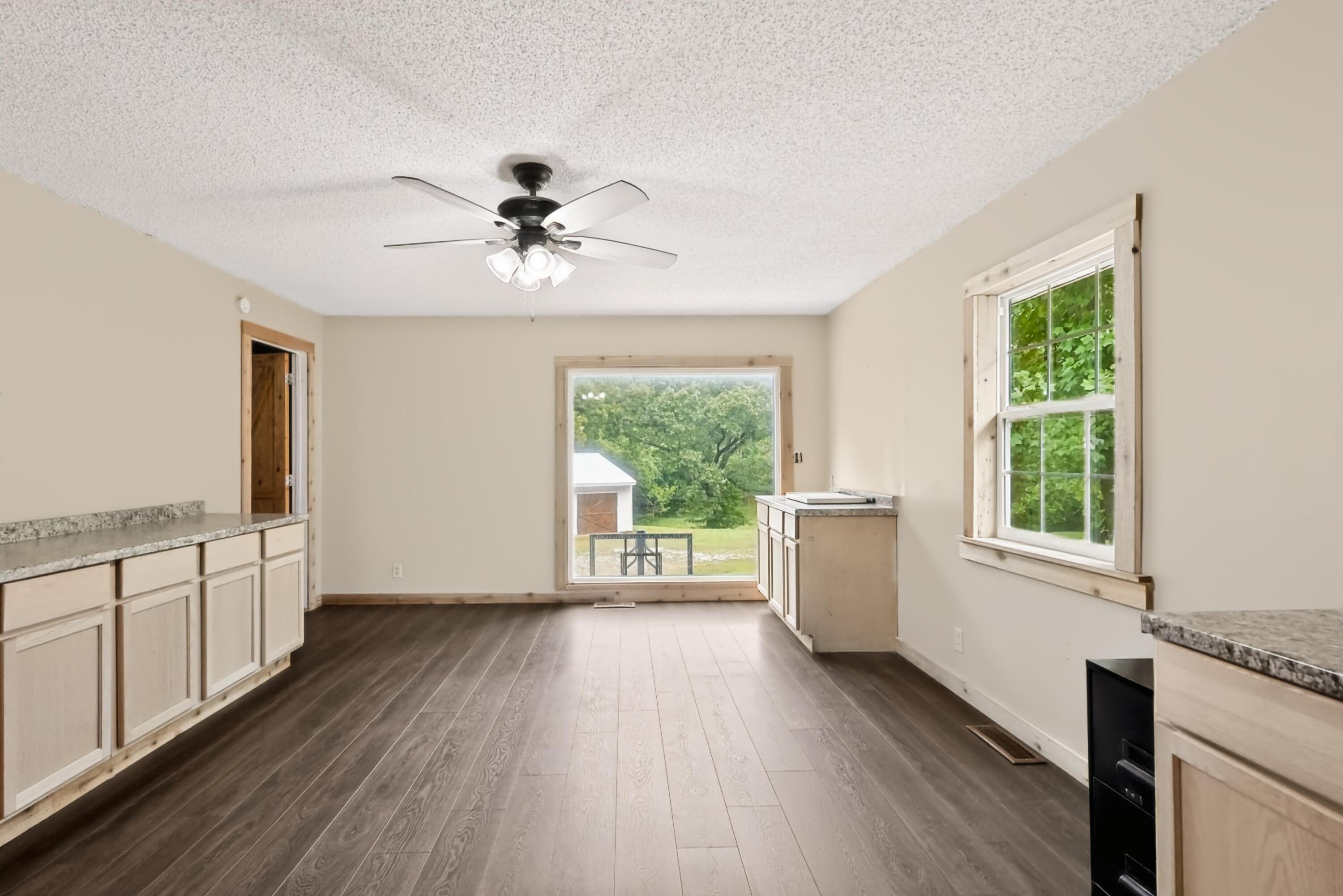 12626 Highway K Property Photo 8