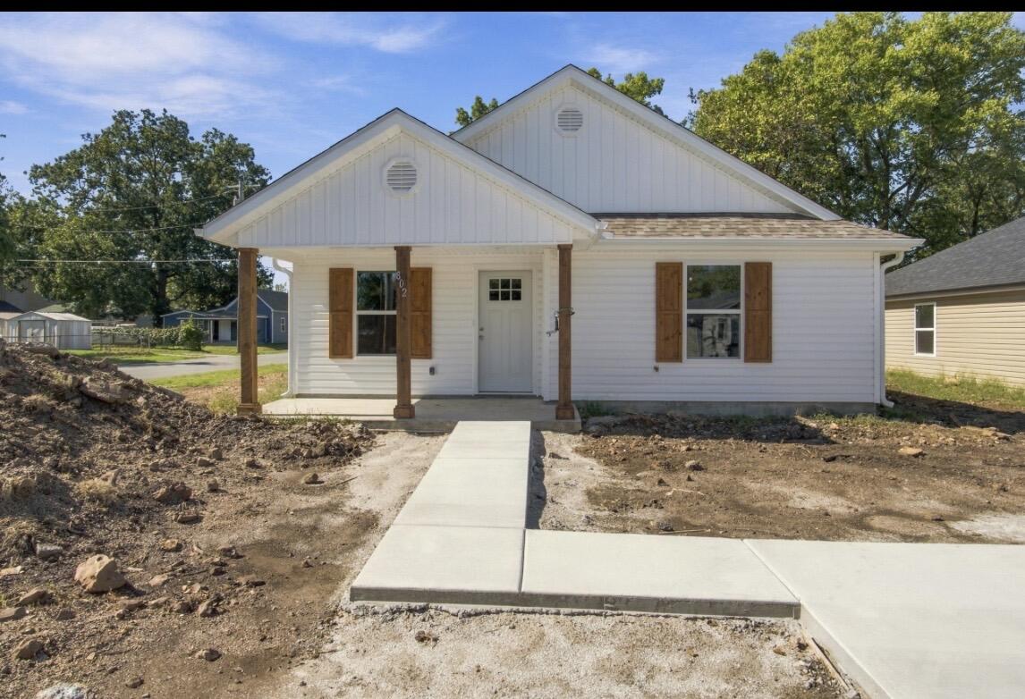 000 North Walker Street Property Photo 1