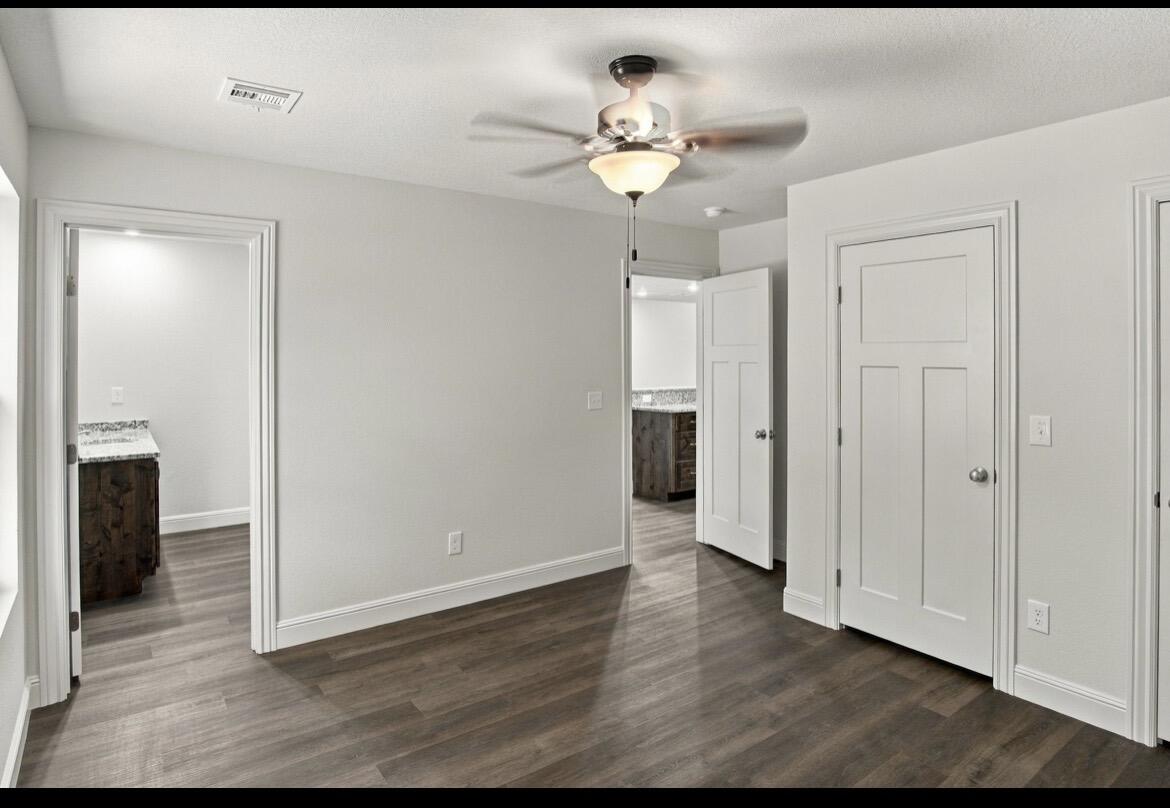 806 North Walker Street Property Photo 11