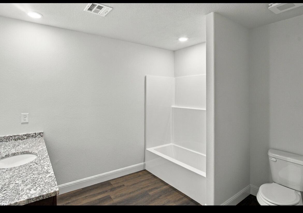 806 North Walker Street Property Photo 14