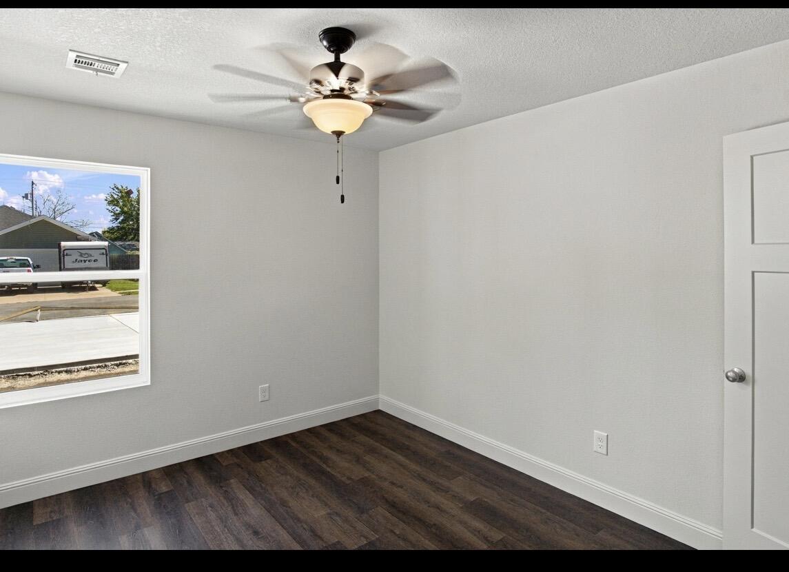 806 North Walker Street Property Photo 20