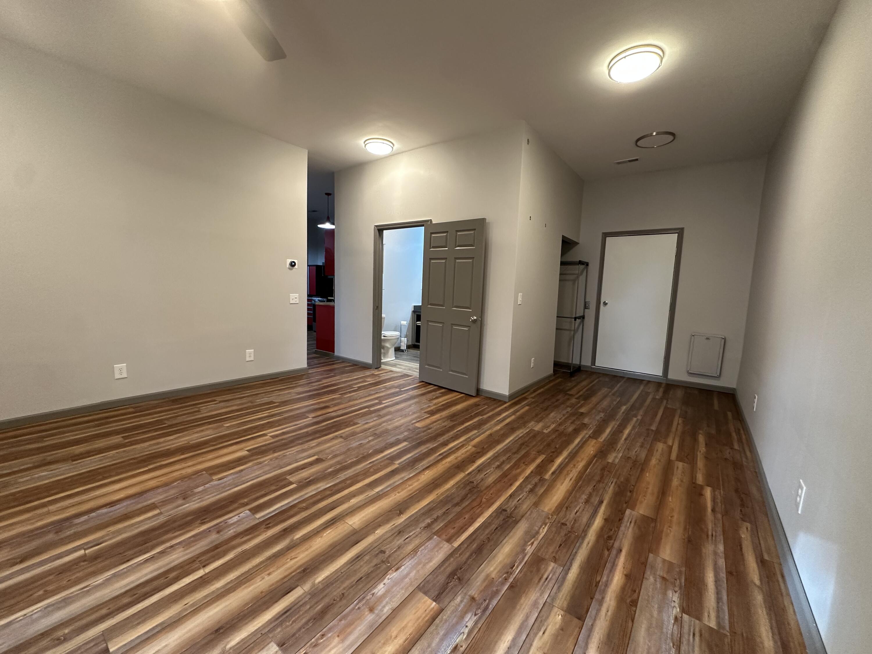 901 North Washington Street Property Photo 8