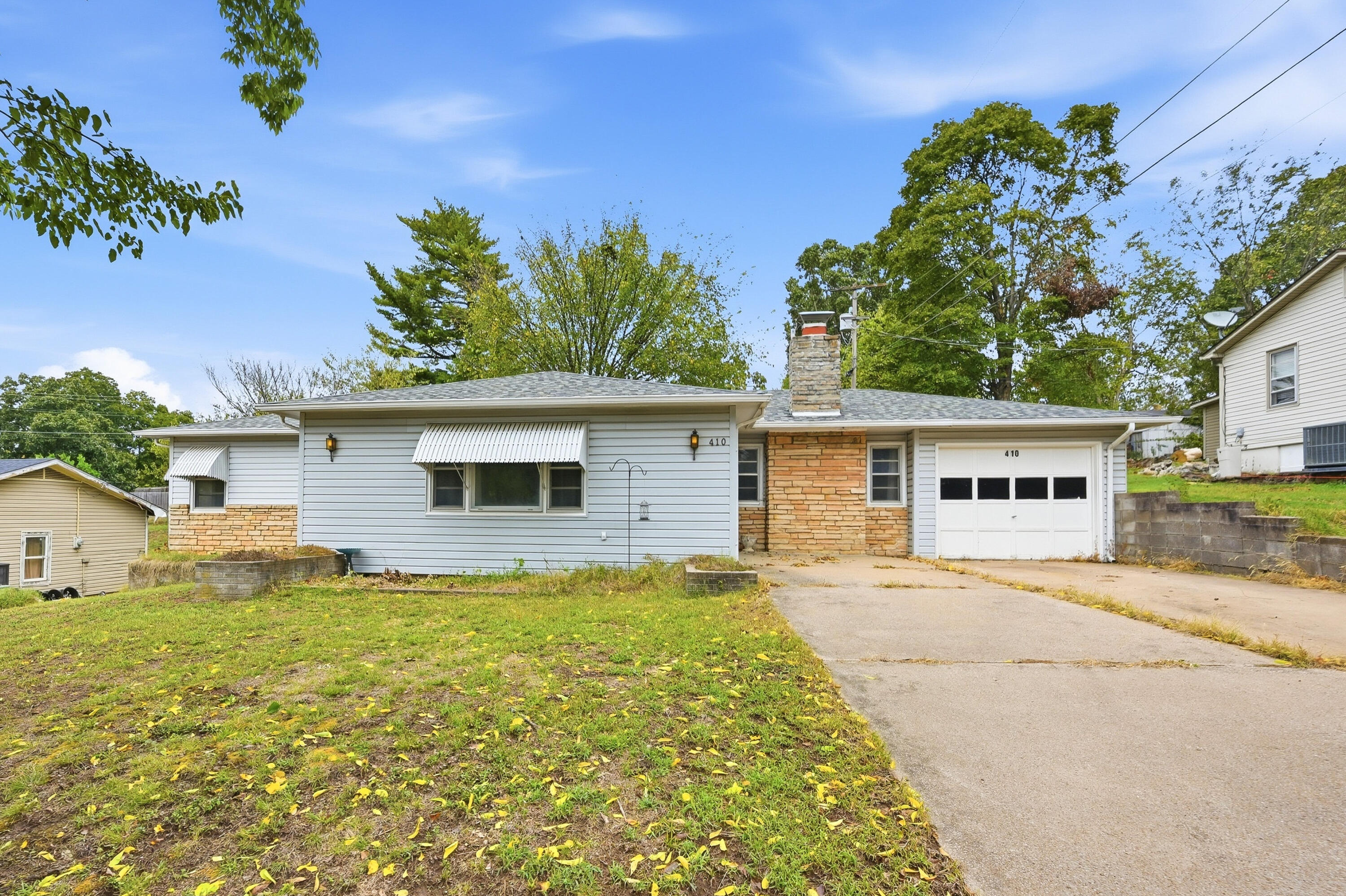 410 East Glenview Place Property Photo 1