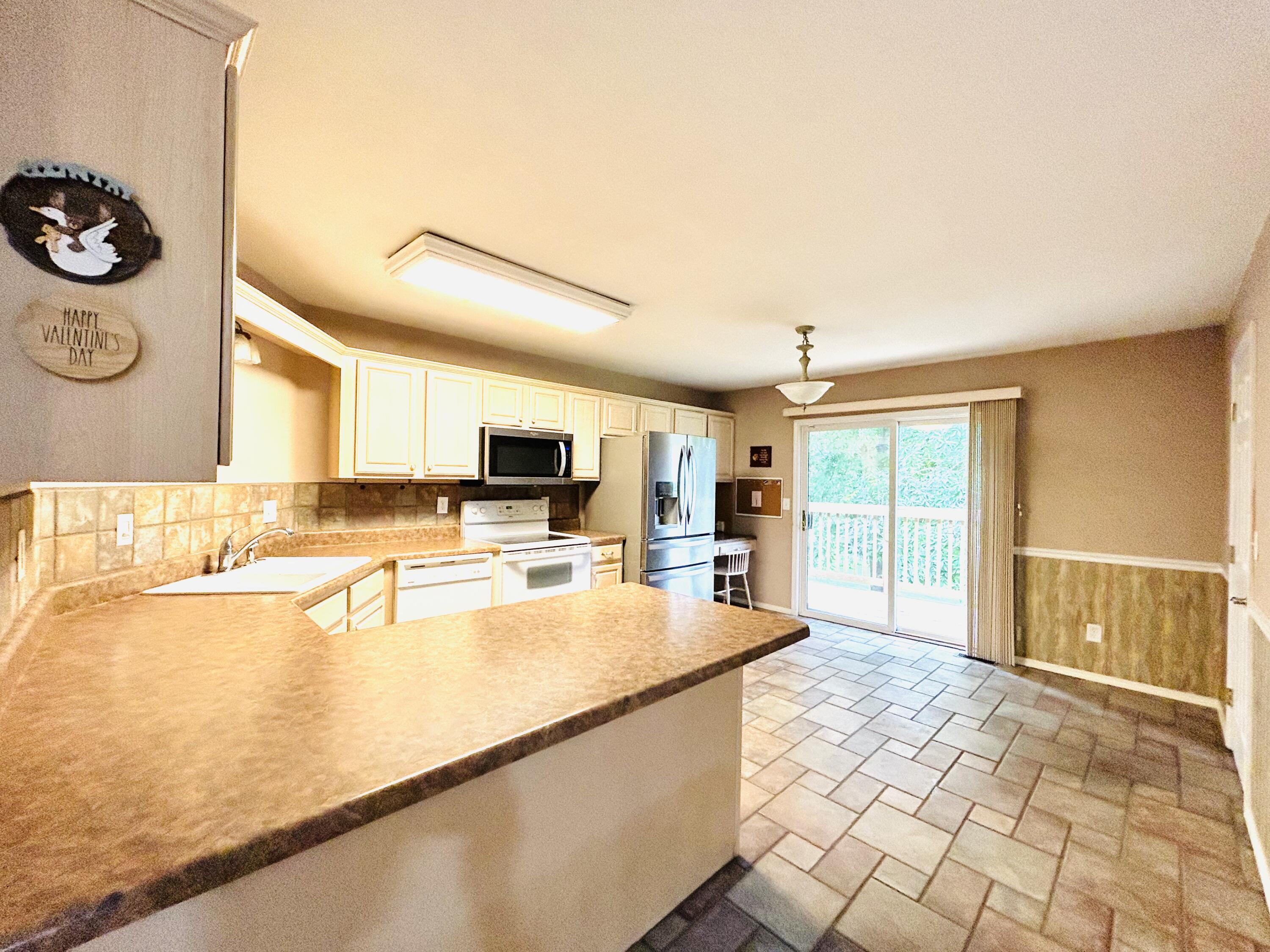 2781 South Meadowlark Avenue Property Photo 7