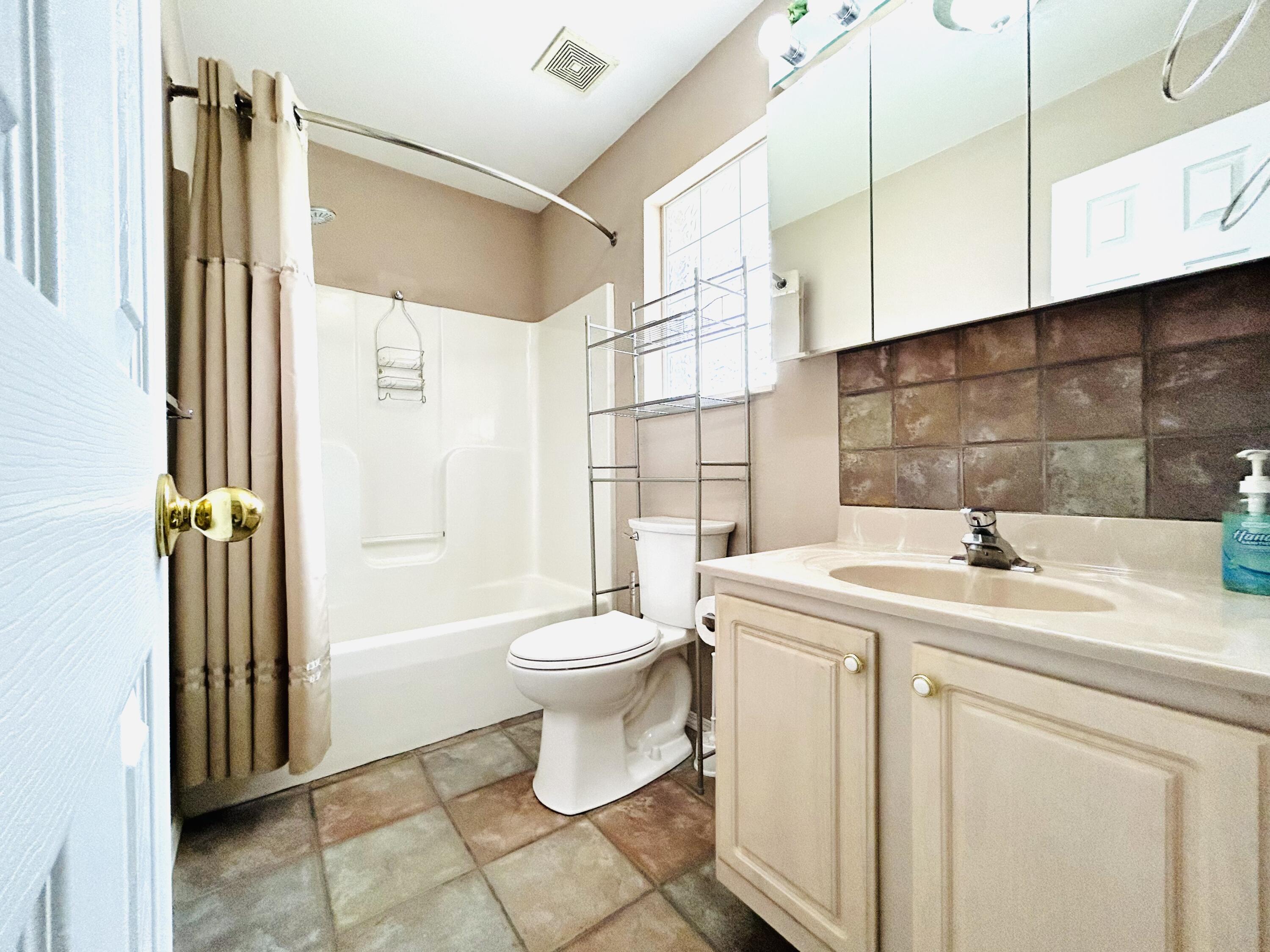 2781 South Meadowlark Avenue Property Photo 13