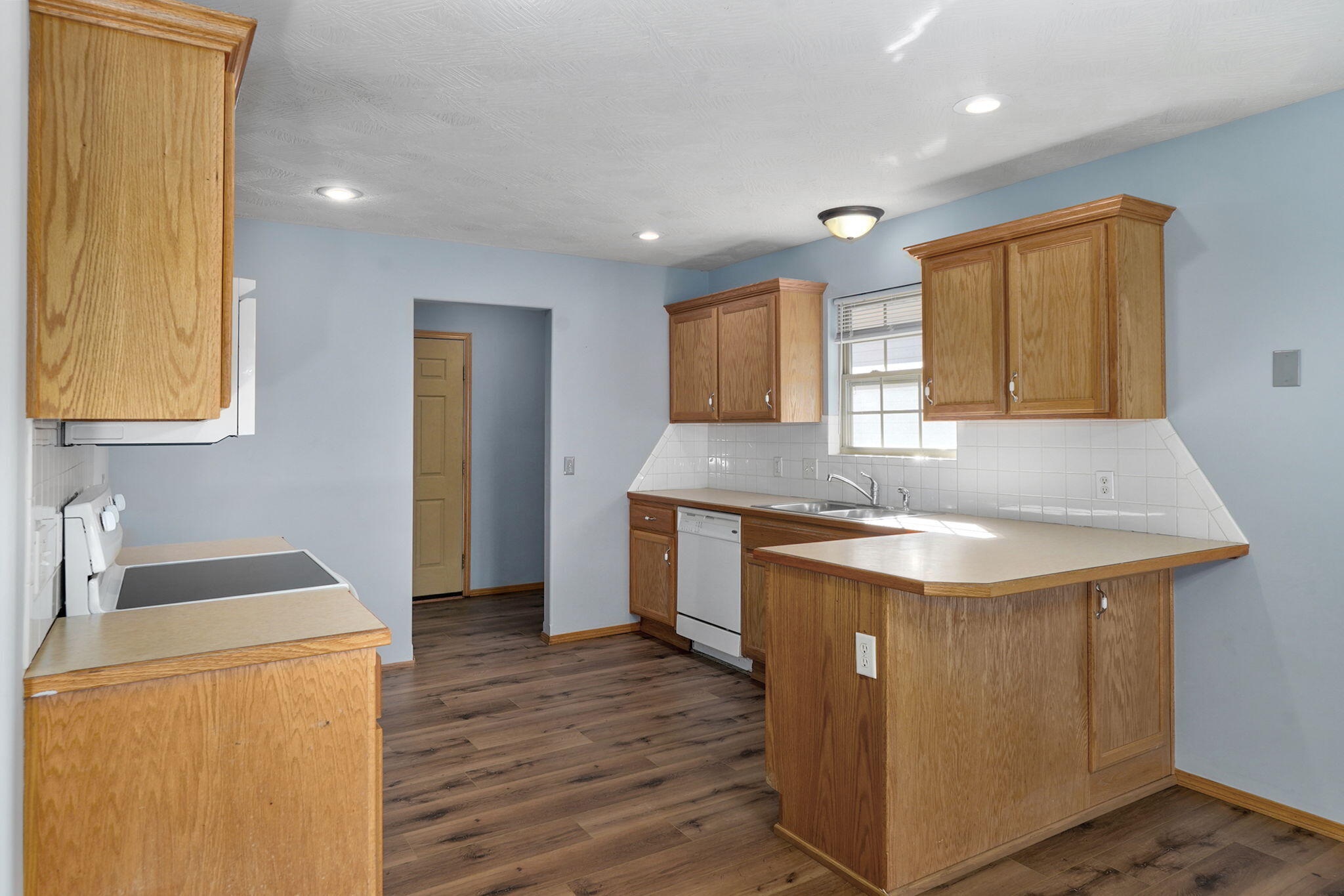 629 South Canton Avenue Property Photo 9