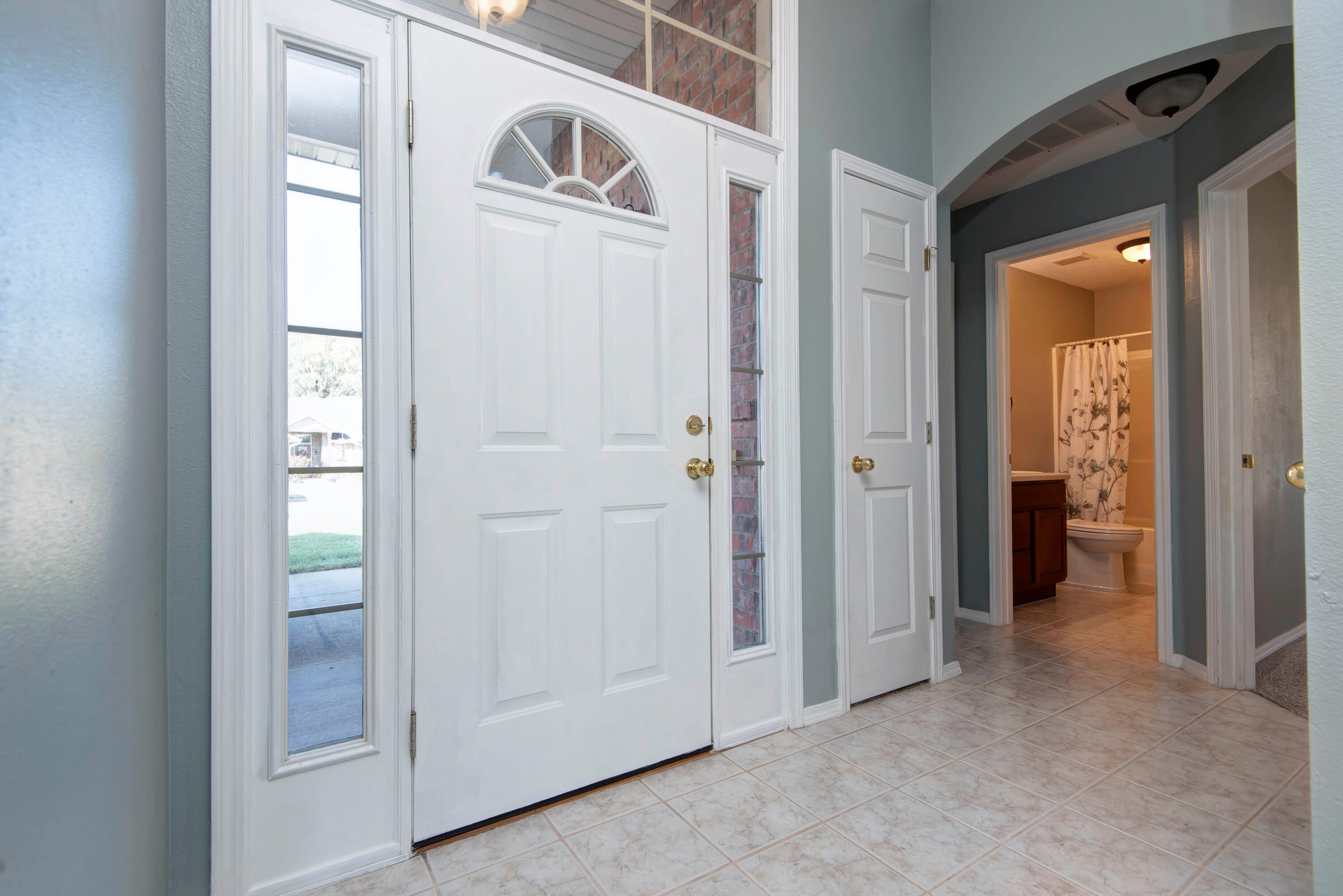 1136 South Elmwood Avenue Property Photo 4