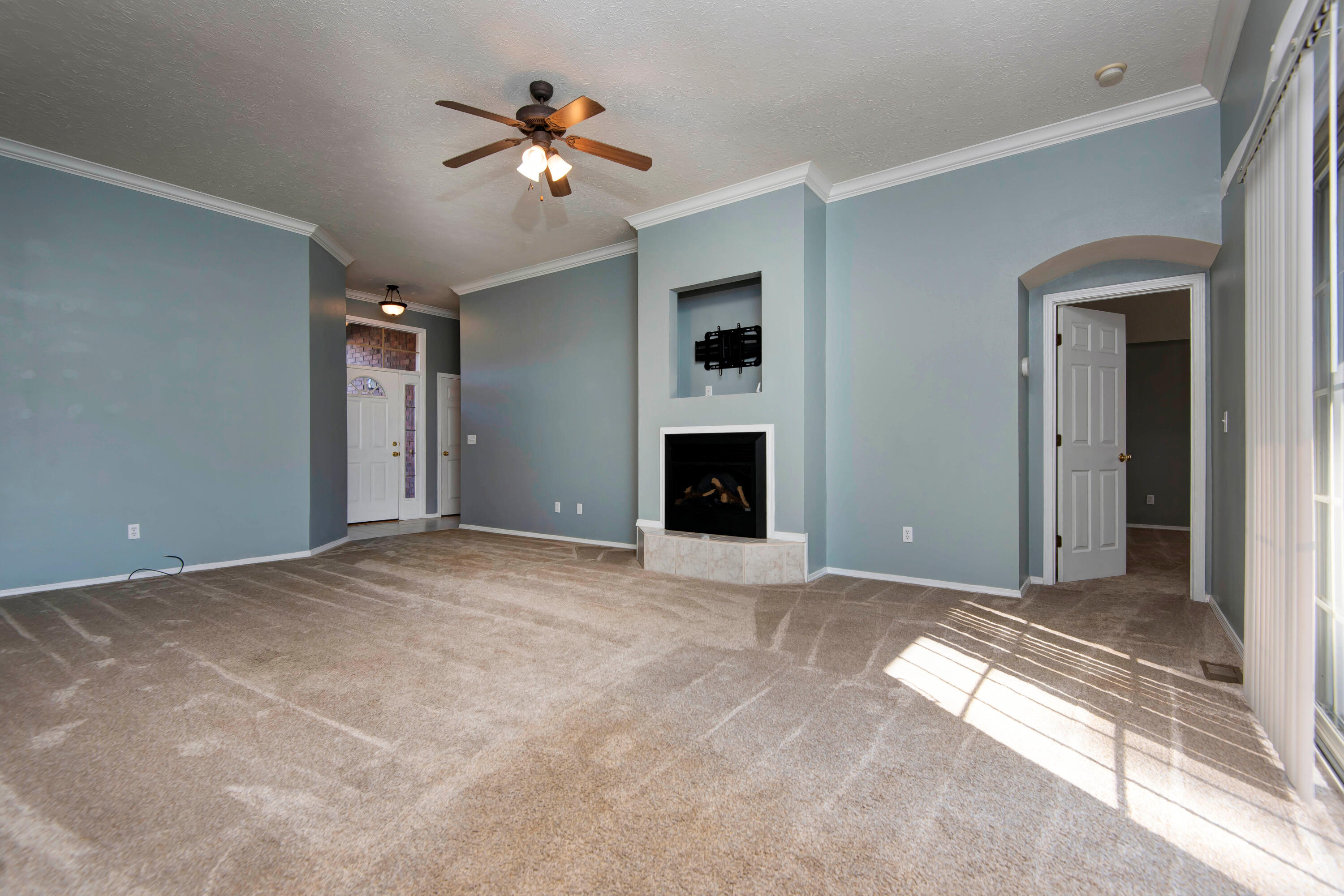 1136 South Elmwood Avenue Property Photo 6