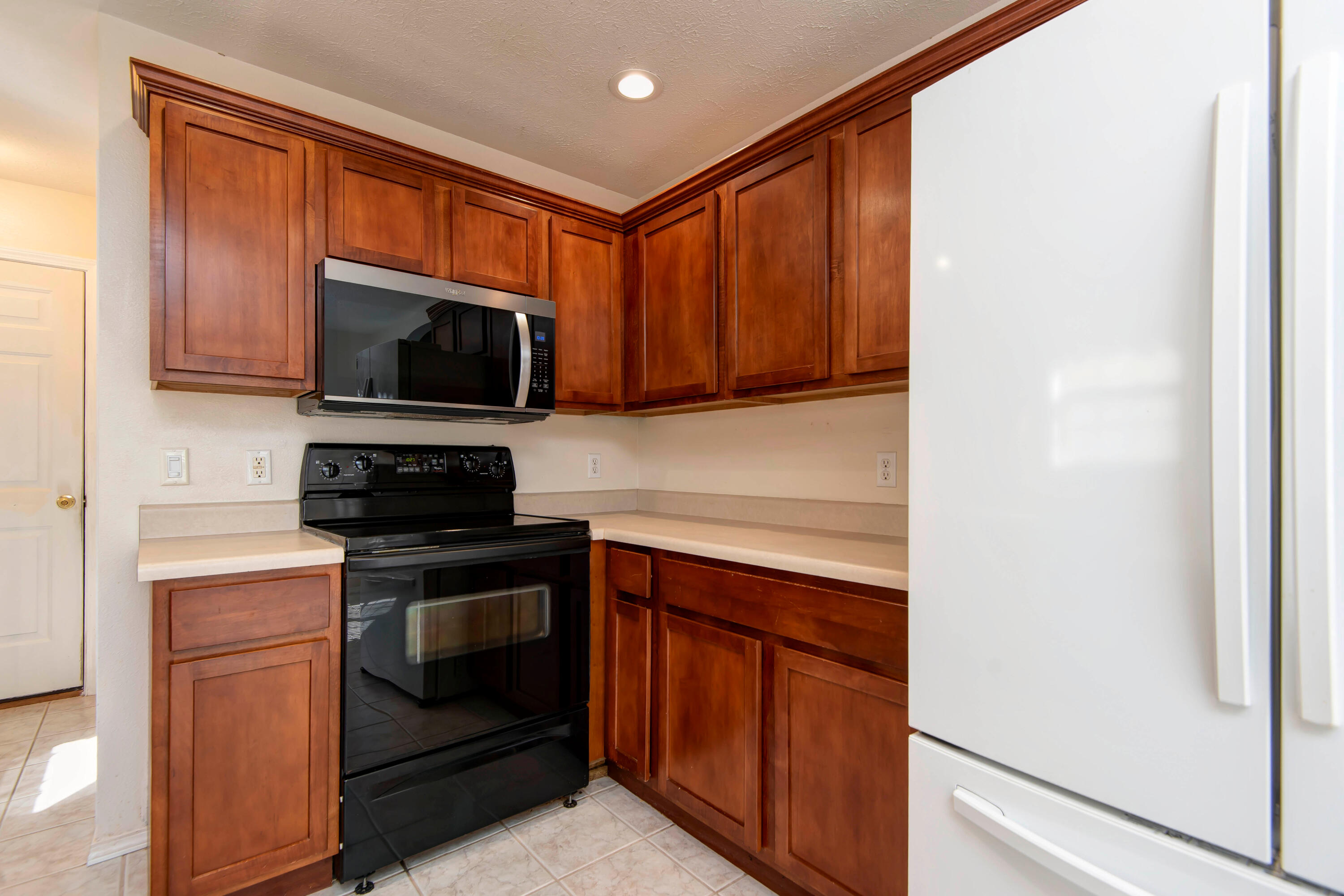 1136 South Elmwood Avenue Property Photo 10