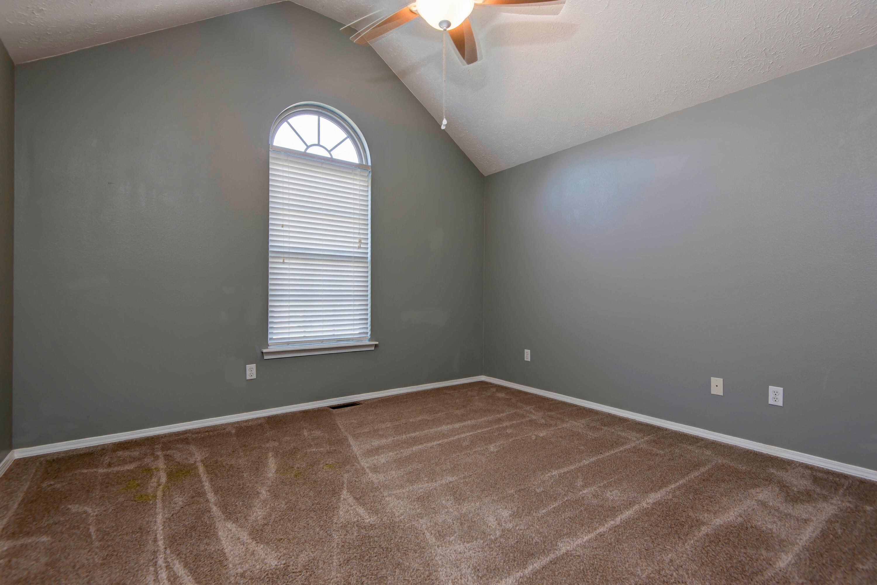 1136 South Elmwood Avenue Property Photo 14
