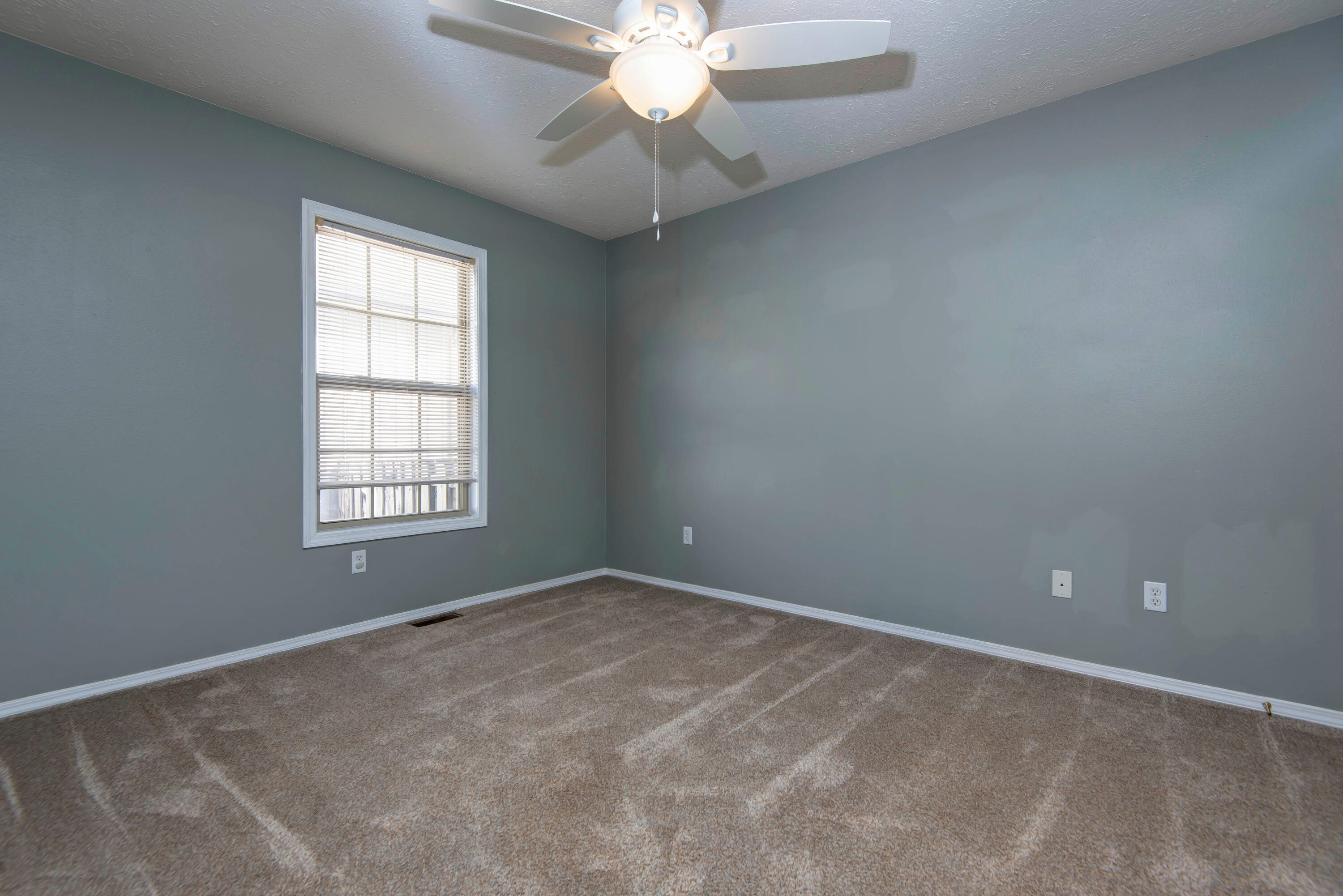 1136 South Elmwood Avenue Property Photo 16