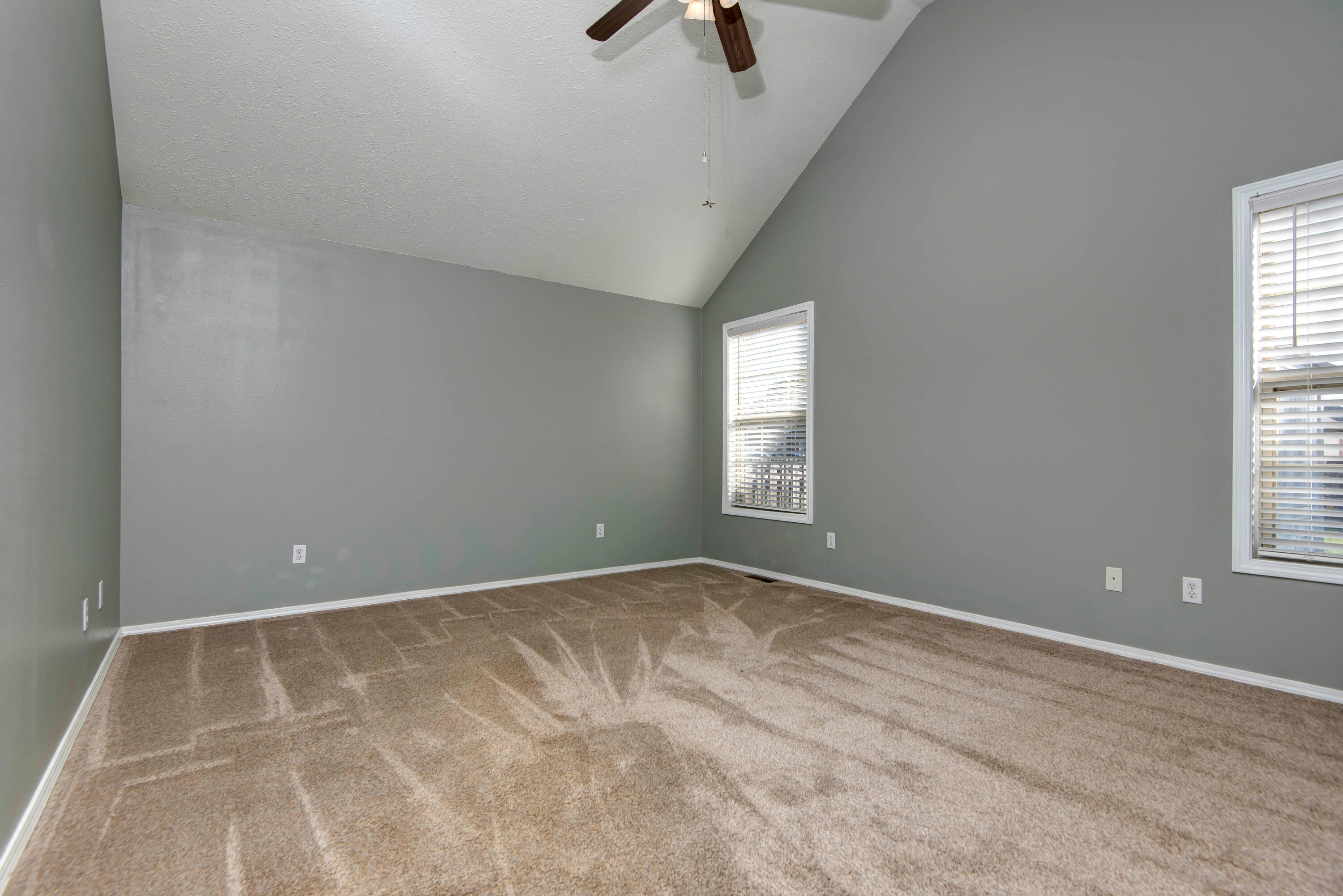 1136 South Elmwood Avenue Property Photo 19