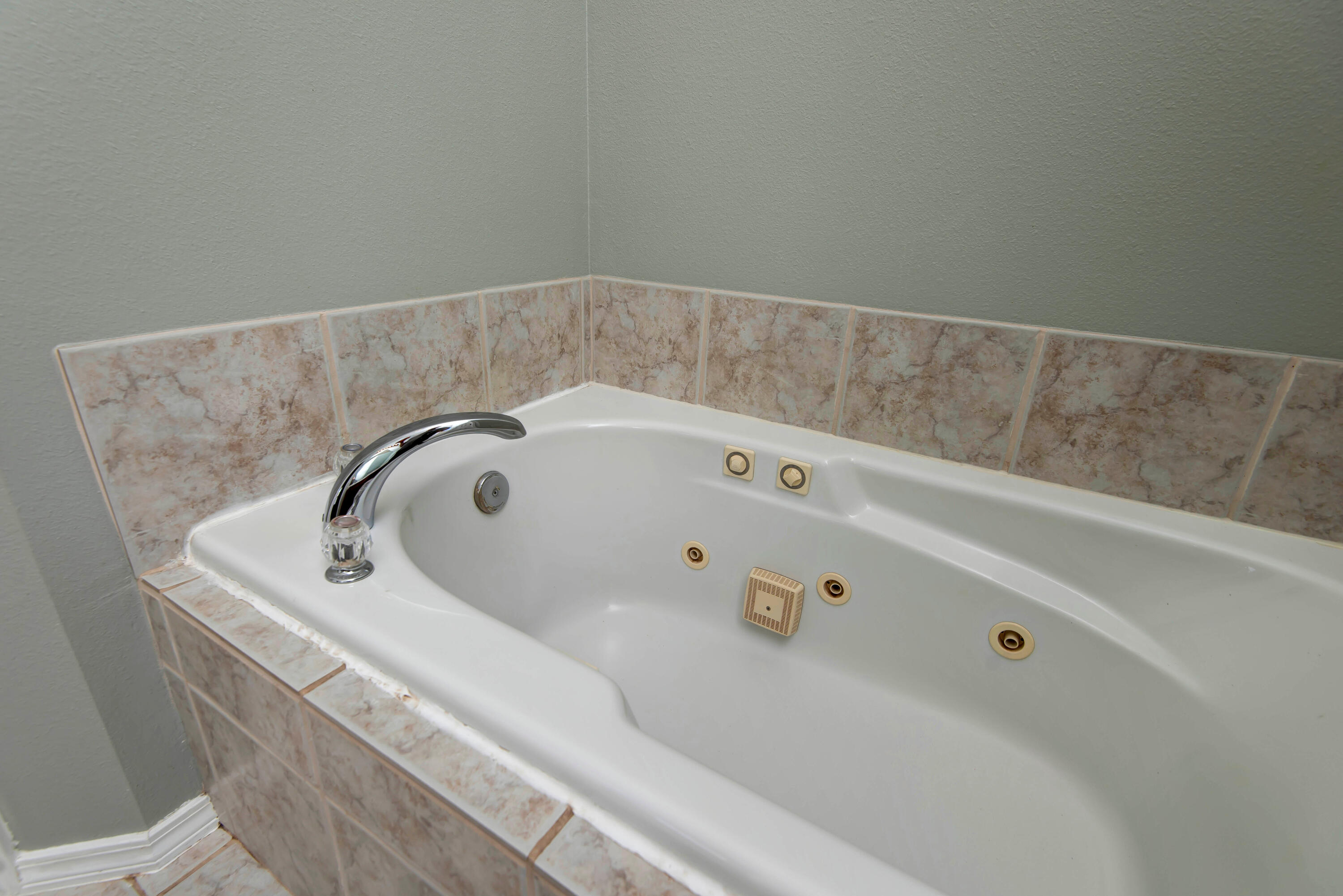 1136 South Elmwood Avenue Property Photo 22