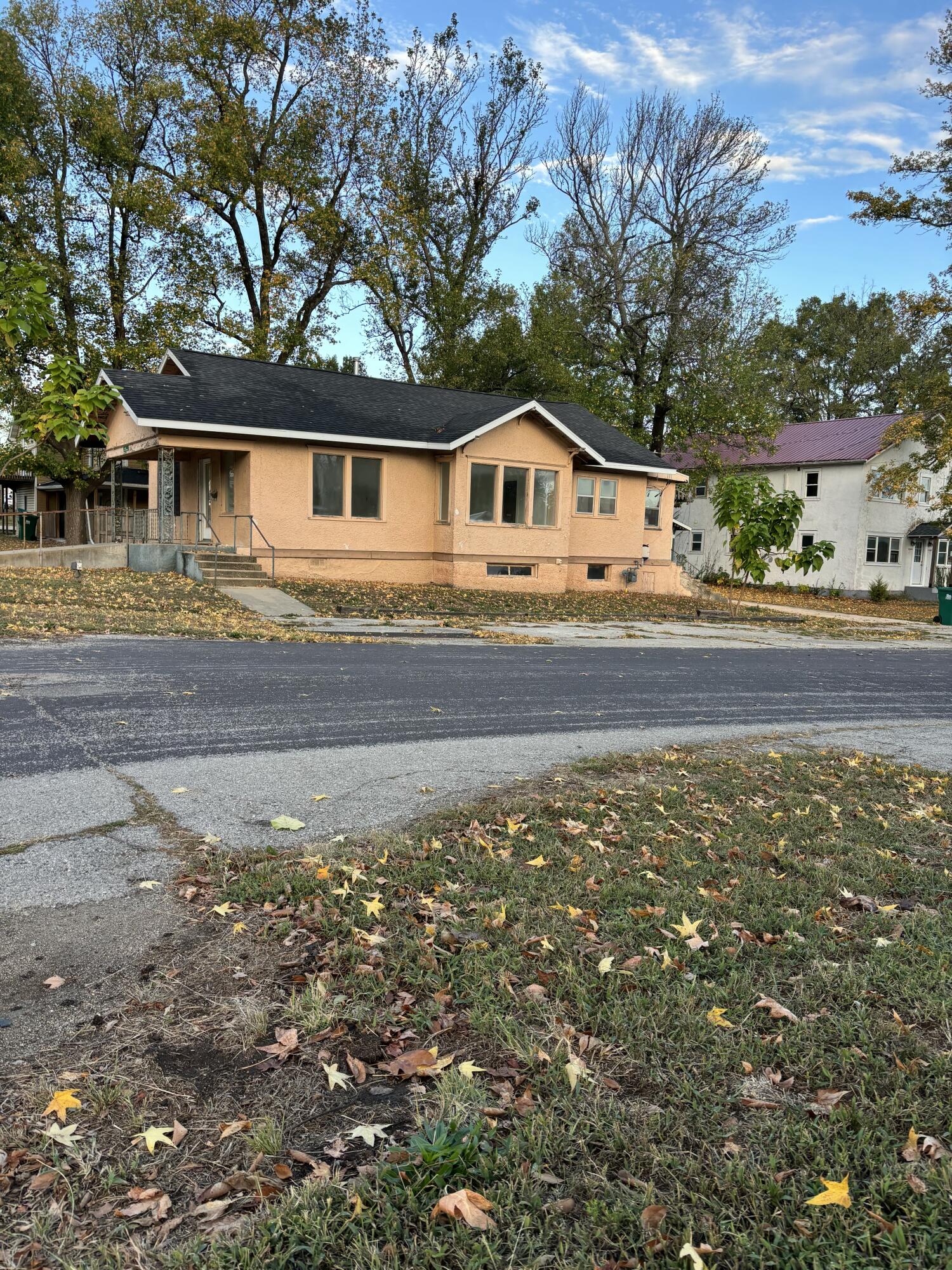 221 East State Street Property Photo 1