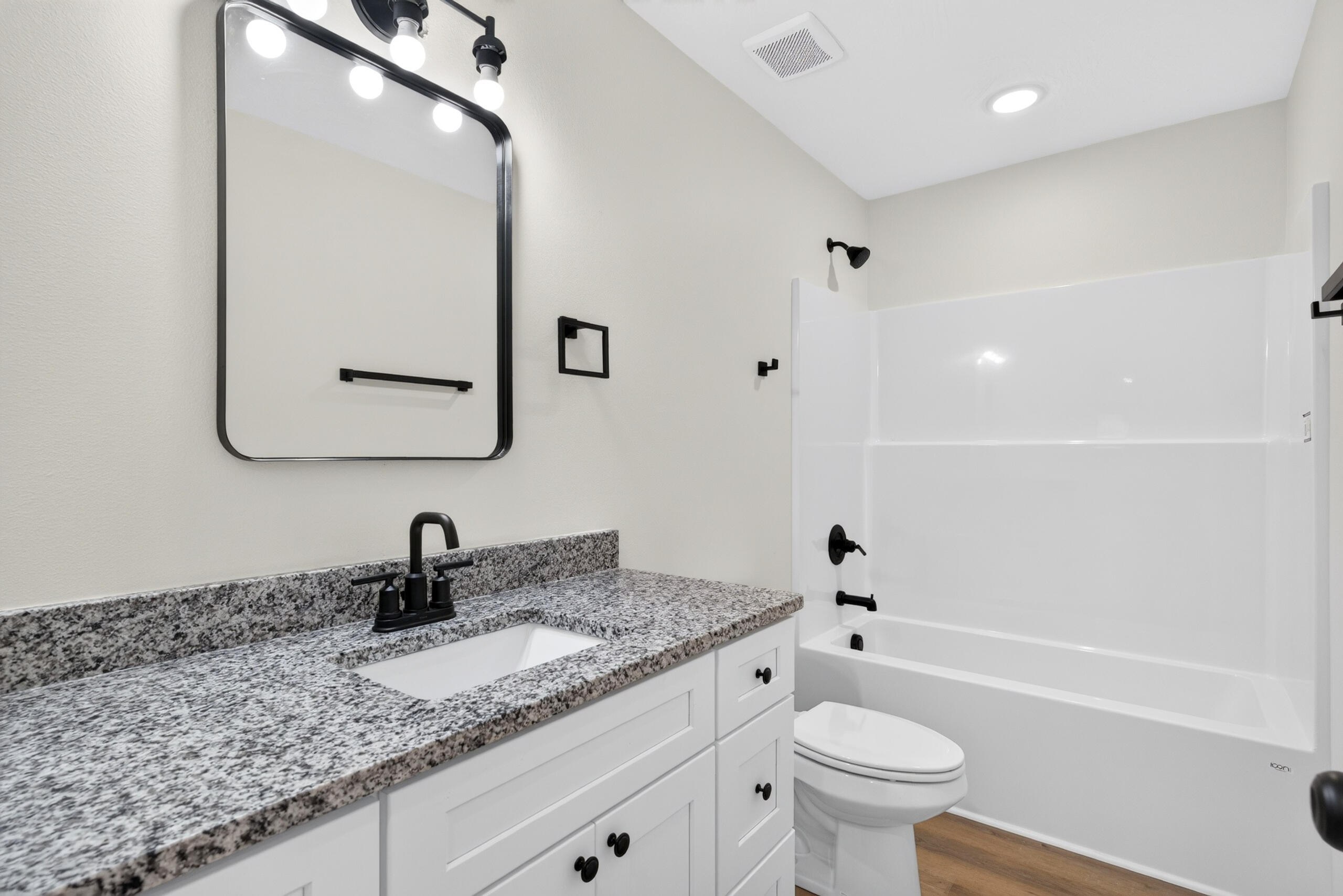 1185 Hunter Lane Property Photo 17